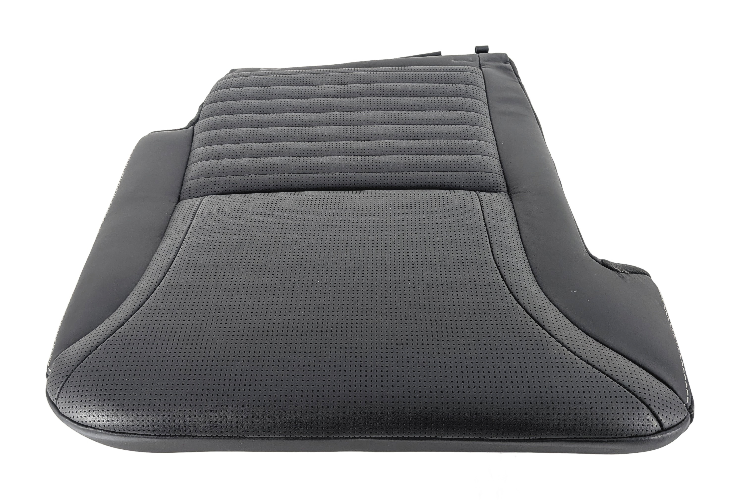 17 ROVER DISCOVERY L462 REAR RIGHT 3RD ROW SEAT BOTTOM CUSHION (Black) — exact item pictured