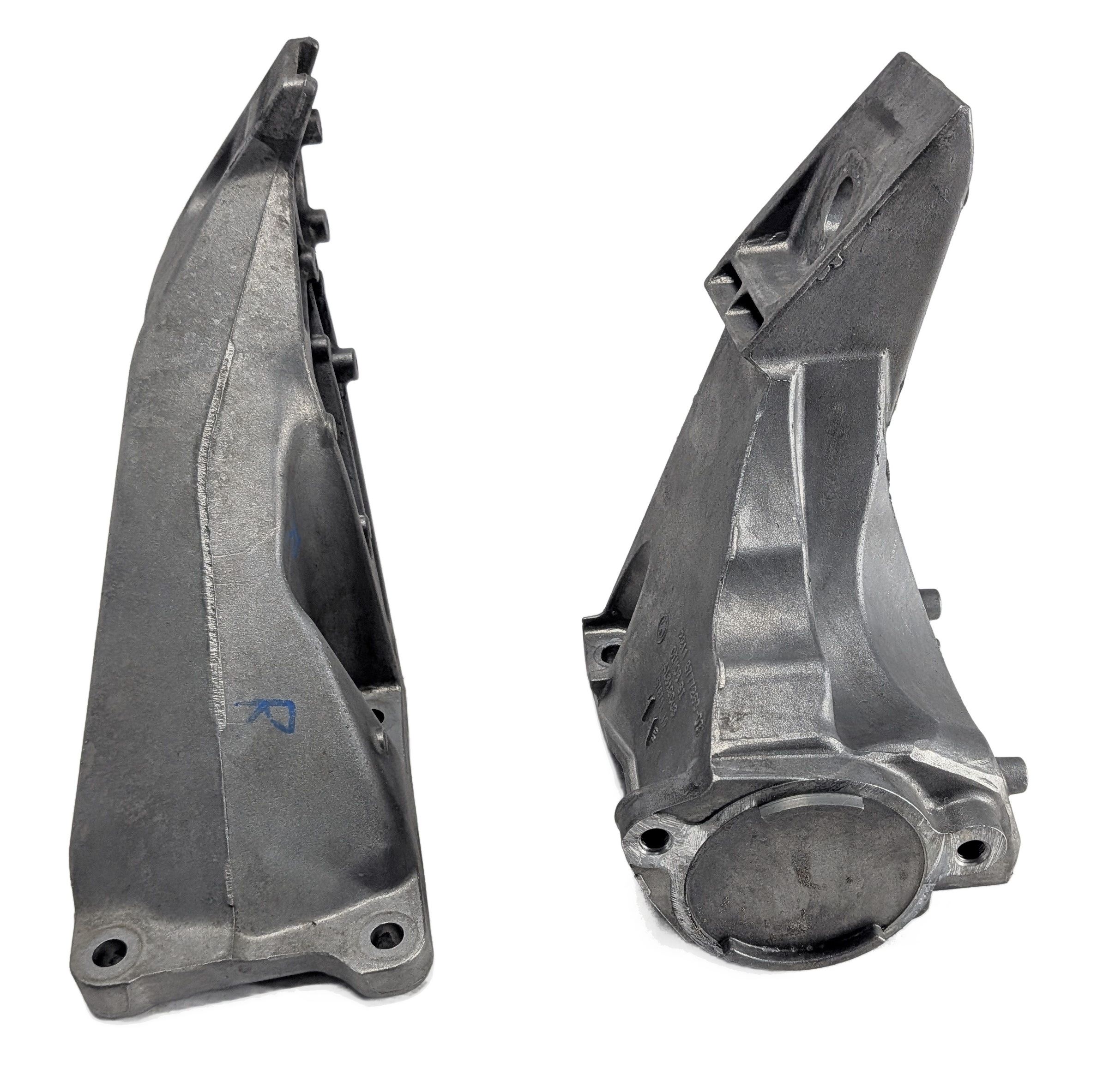 2009 BMW X5 (E70) 4.8L (N62) ENGINE MOTOR MOUNT BRACKET LEFT/RIGHT SET/2 — exact item pictured