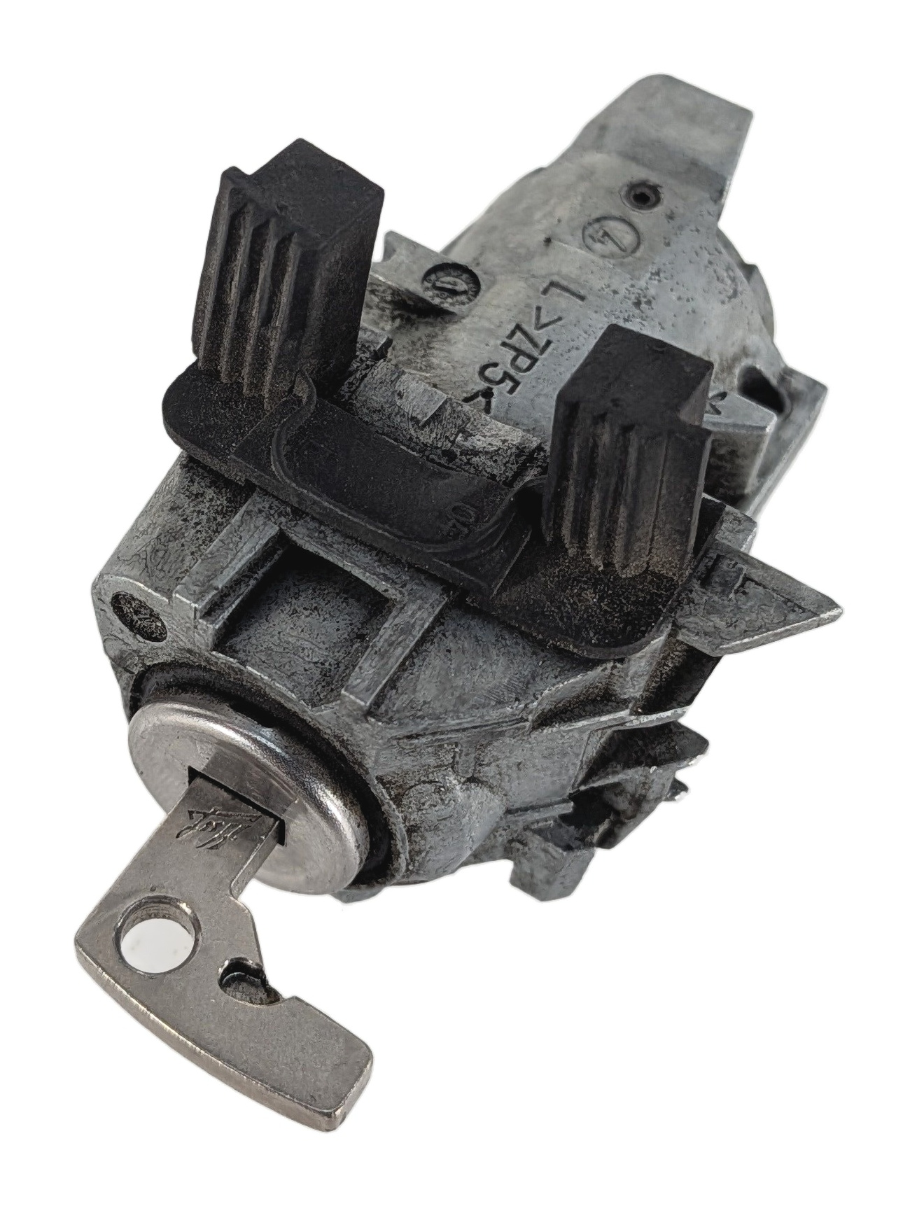 2017 MERCEDES GLA250 (X156) FRONT LEFT DRIVER DOOR LOCK CYLINDER w/ KEY — exact item pictured
