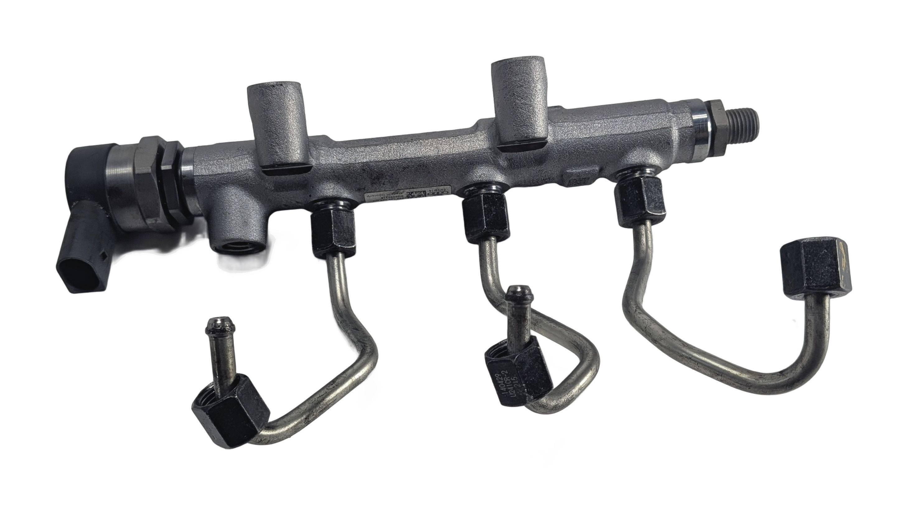 2015 AUDI A6 (C7 4G) 3.0L DIESEL (CPNB) RIGHT FUEL RAIL w/LINES PRESSURE SENSOR — exact item pictured