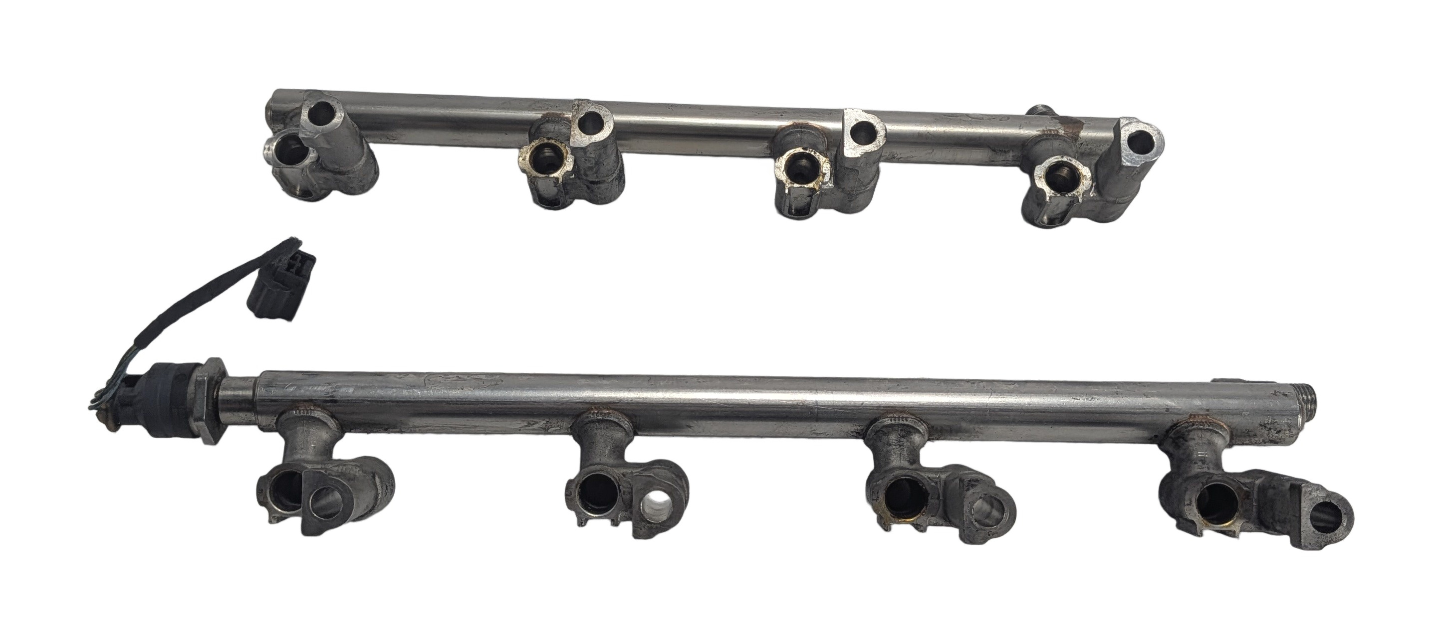 2011 RANGE ROVER (L322) 5.0L SUPER LEFT/RIGHT FUEL RAIL SET/2 w/ PRESSURE SENSOR — exact item pictured