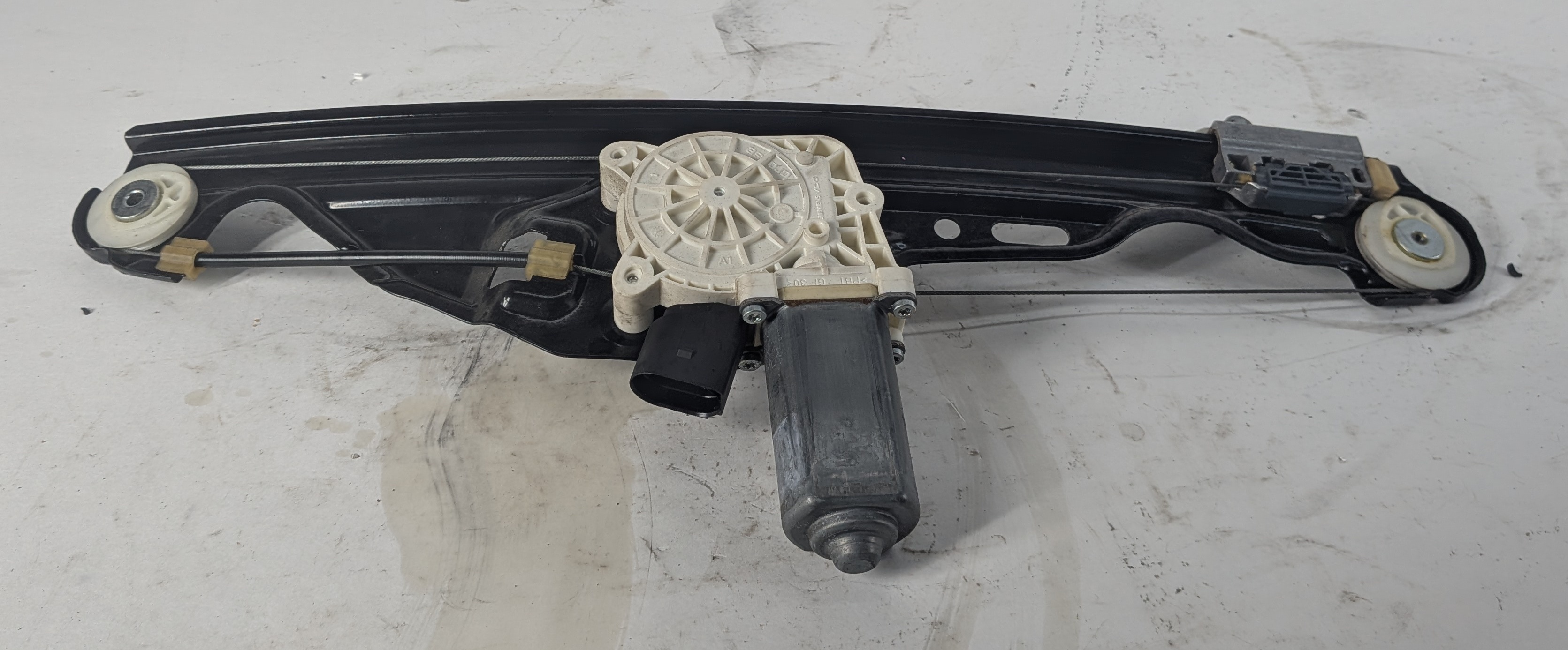 04-10 BMW 525i 528i 530i 535i 545i M5 (E60) LEFT REAR WINDOW REGULATOR w/ MOTOR — exact item pictured