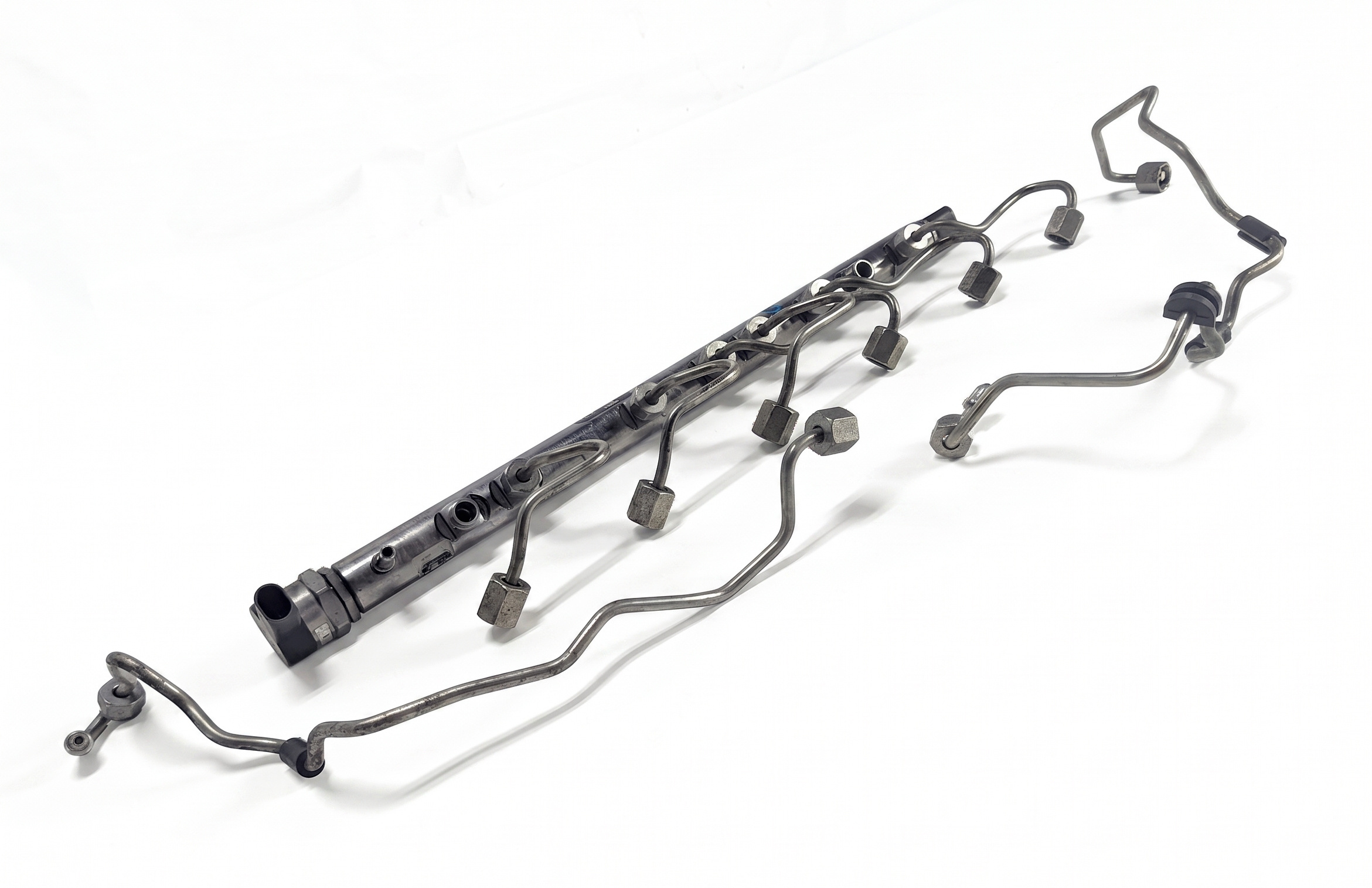 2016 BMW 535D F10 3.0L N57 ENGINE FUEL INJECTION RAIL LINES PRESSURE SENSOR — exact item pictured