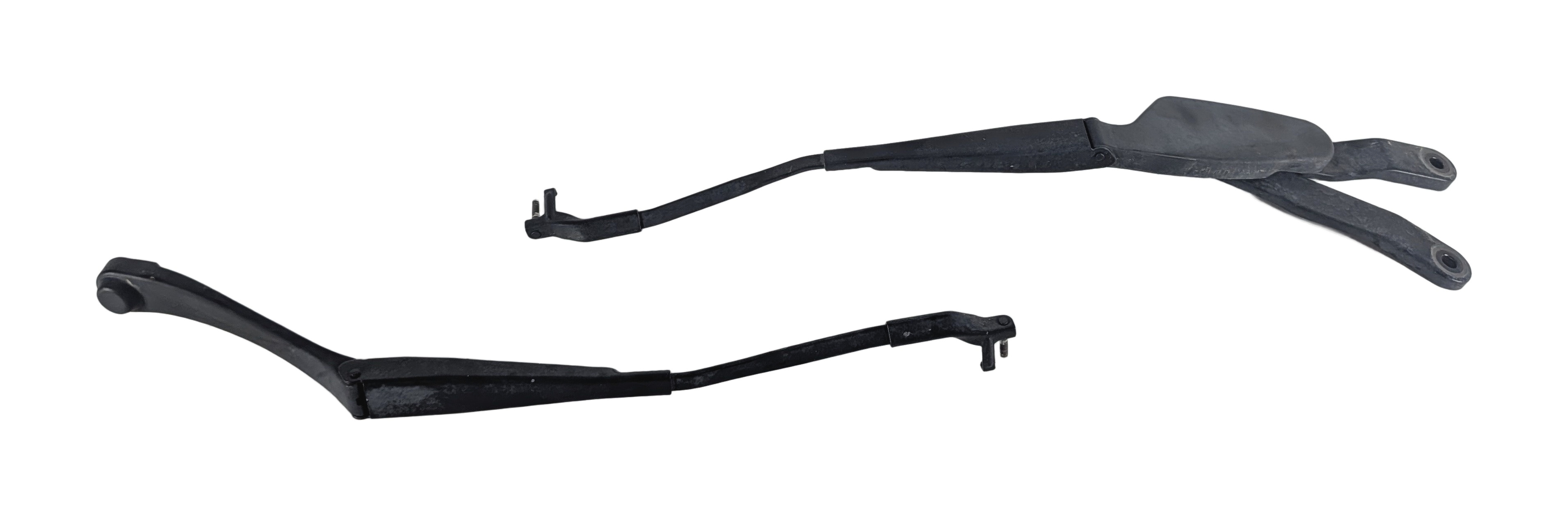 09-13 MERCEDES C250 C300 C350 C63 AMG (W204) FRONT WINDSHIELD WIPER ARM SET/2 — exact item pictured