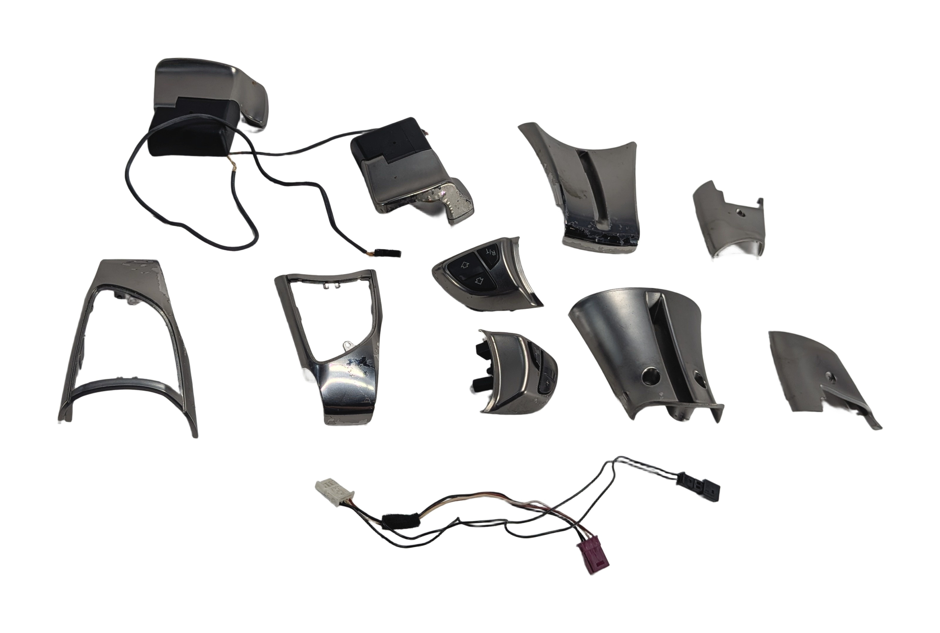 2006 BMW Z4 (E85/E86) STEERING WHEEL MULTIFUNCTION SWITCH BUTTON SET w/TRIM — exact item pictured