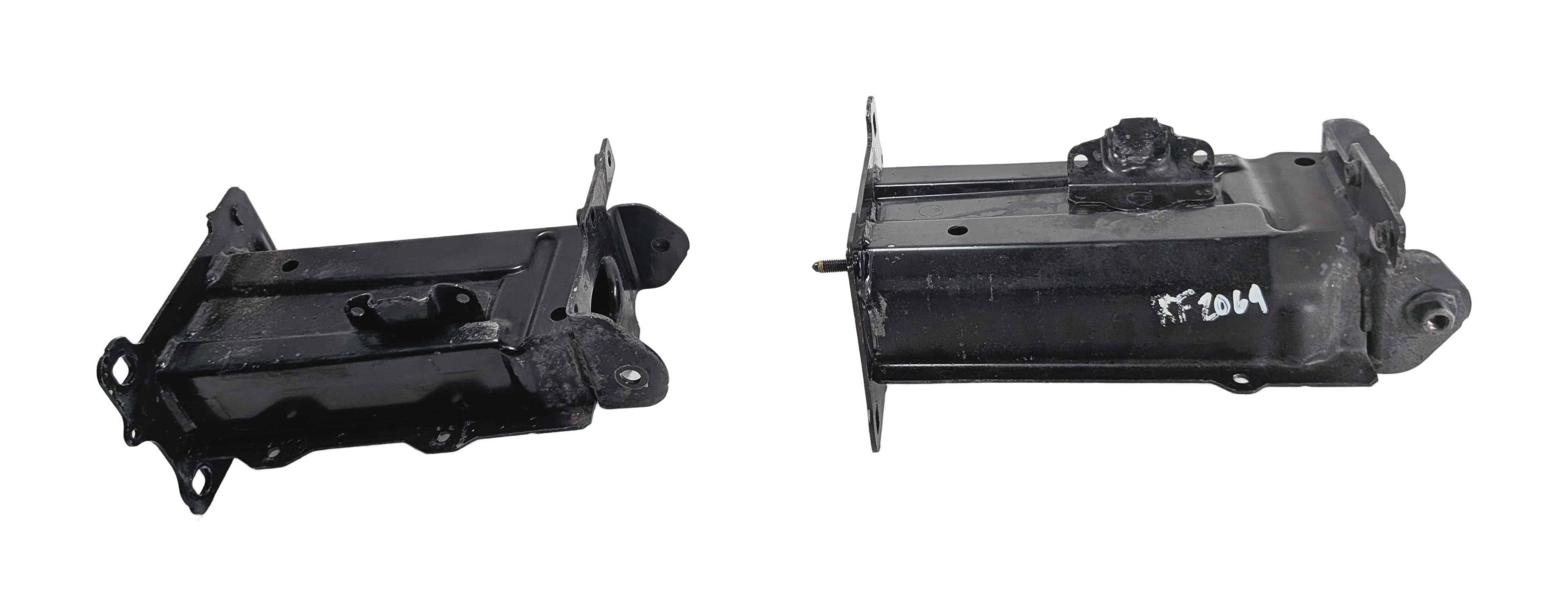 2003-2008 BMW Z4 (E85) FRONT LEFT & RIGHT BUMPER REINFORCEMENT BRACKET SET 2 — exact item pictured
