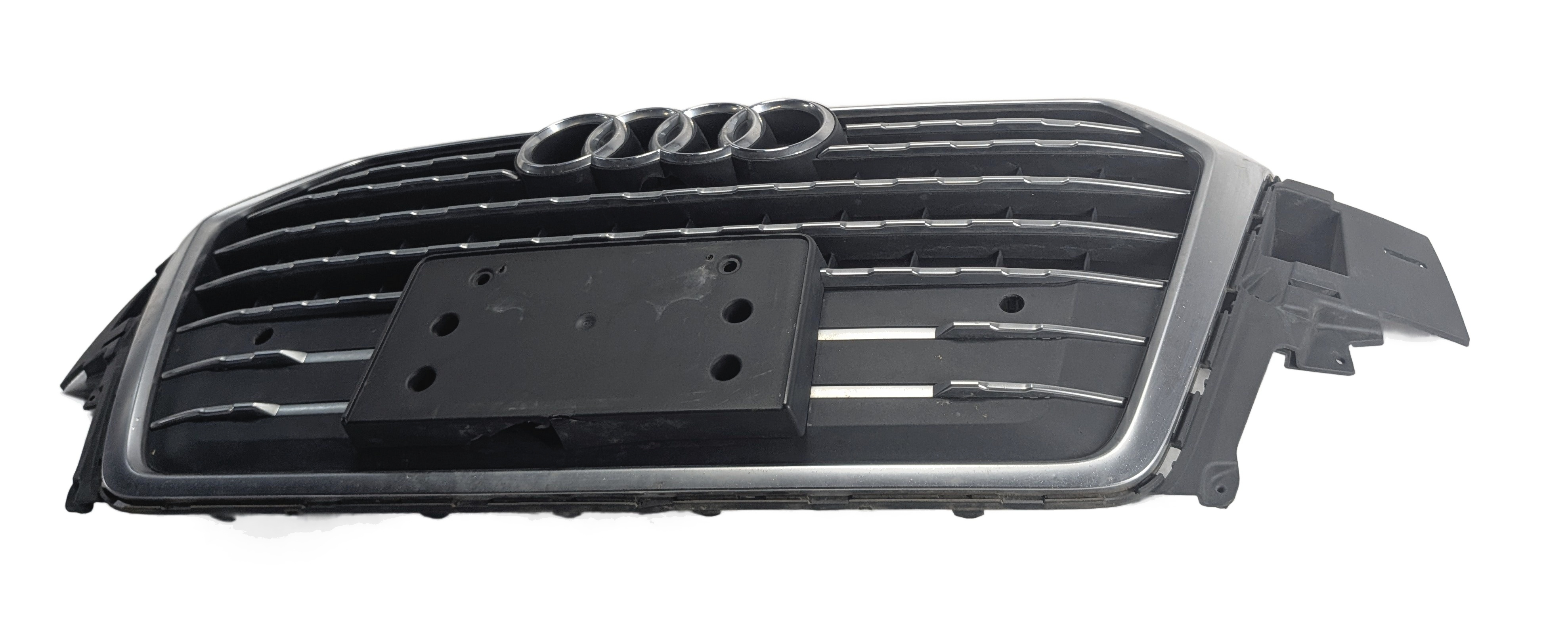 2017-2019 AUDI Q7 (4M) FRONT UPPER CENTER HOOD AIR VENT GRILLE TRIM — exact item pictured