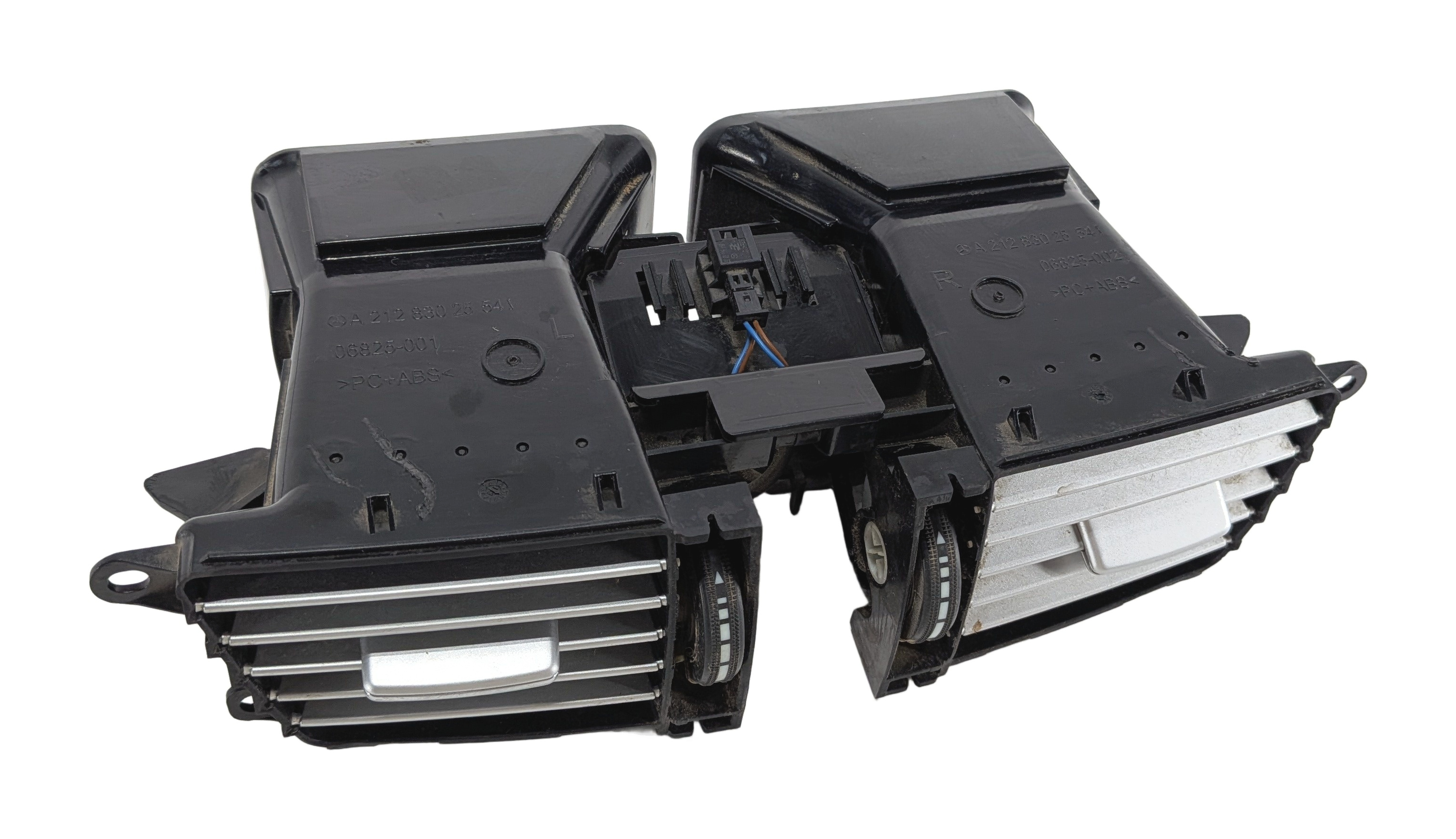 2011 MERCEDES E350 (W212) FRONT CENTER DASH HEAT AIR AC VENT (Black) — exact item pictured