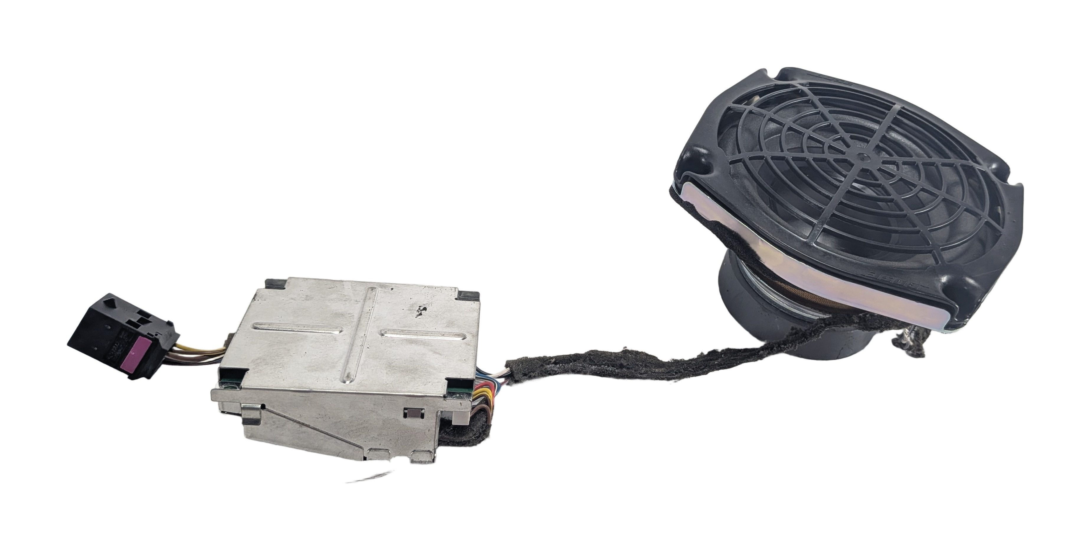 2010 PORSCHE CAYENNE (955 957) BOSE SOUND AUDIO SYSTEM SUBWOOFER w/AMPLIFIER AMP — exact item pictured