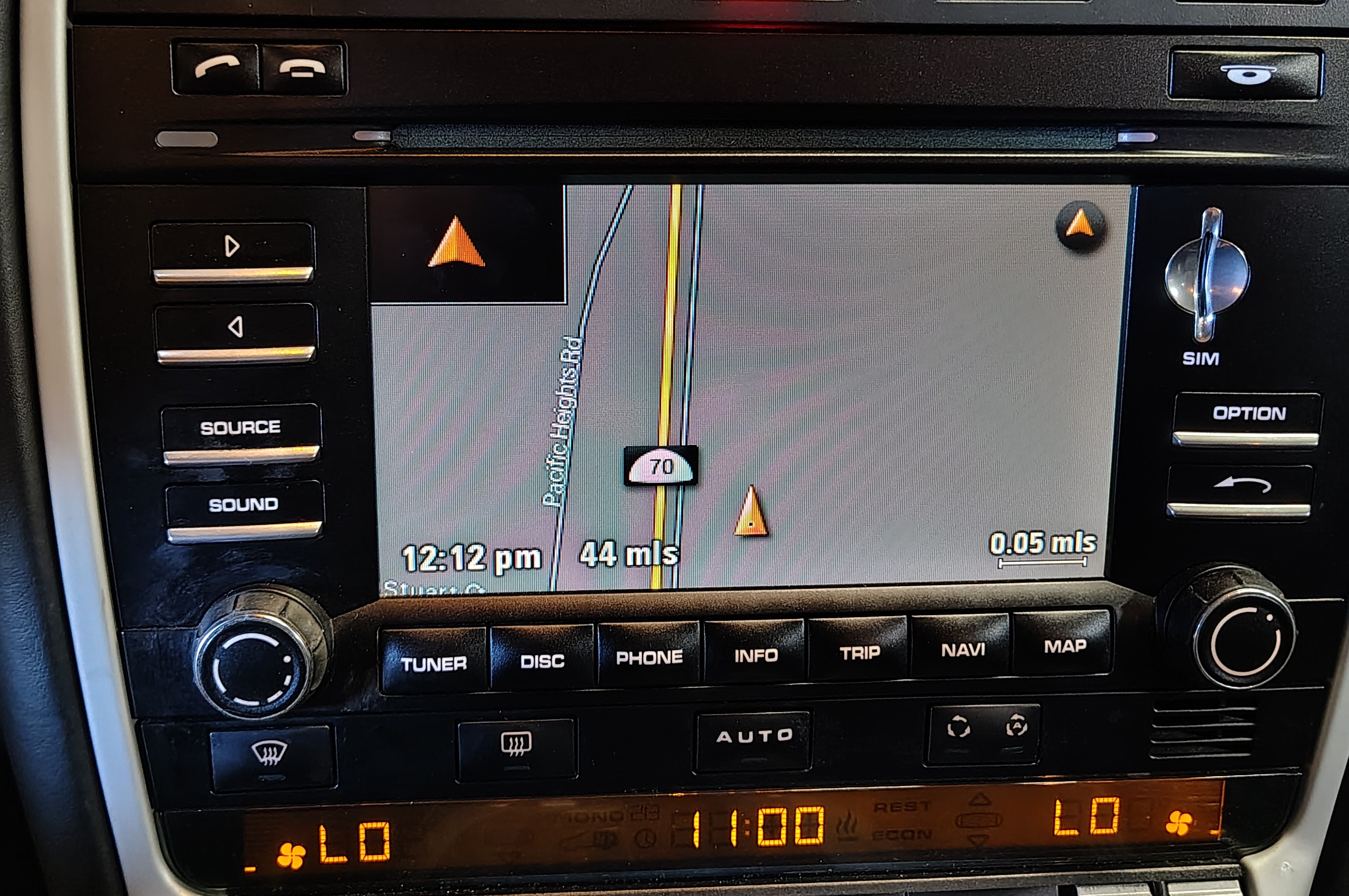 09-10 PORSCHE CAYENNE (957) FRONT LOWER DASH RADIO CD NAVI MULTIMEDIA SCREEN — exact item pictured