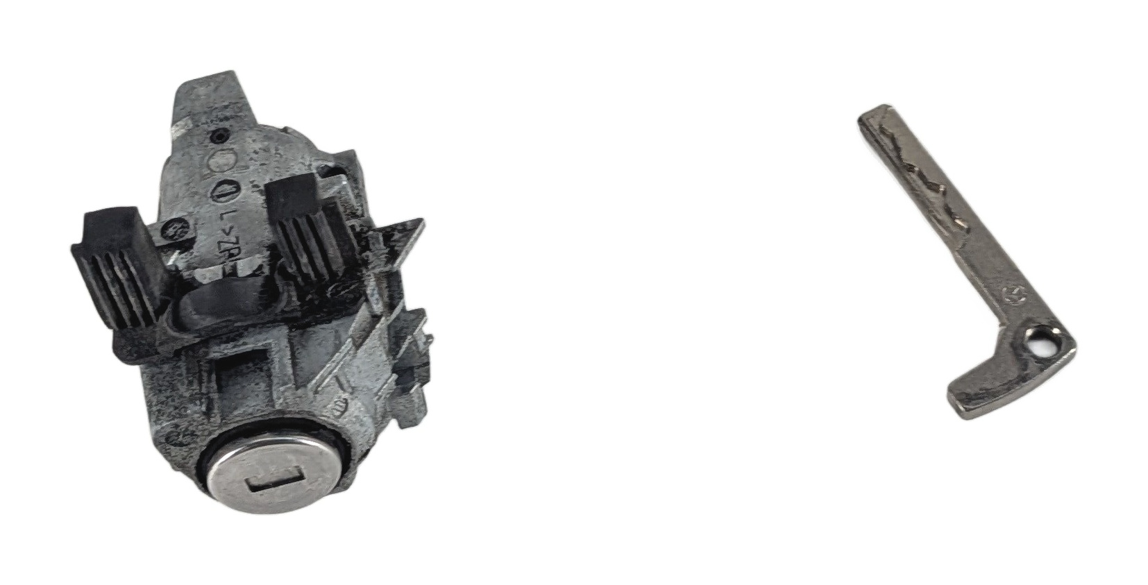 2014 MERCEDES GL550 (X166) FRONT LEFT DRIVER DOOR LOCK CYLINDER TUMBLER w/ KEY — exact item pictured