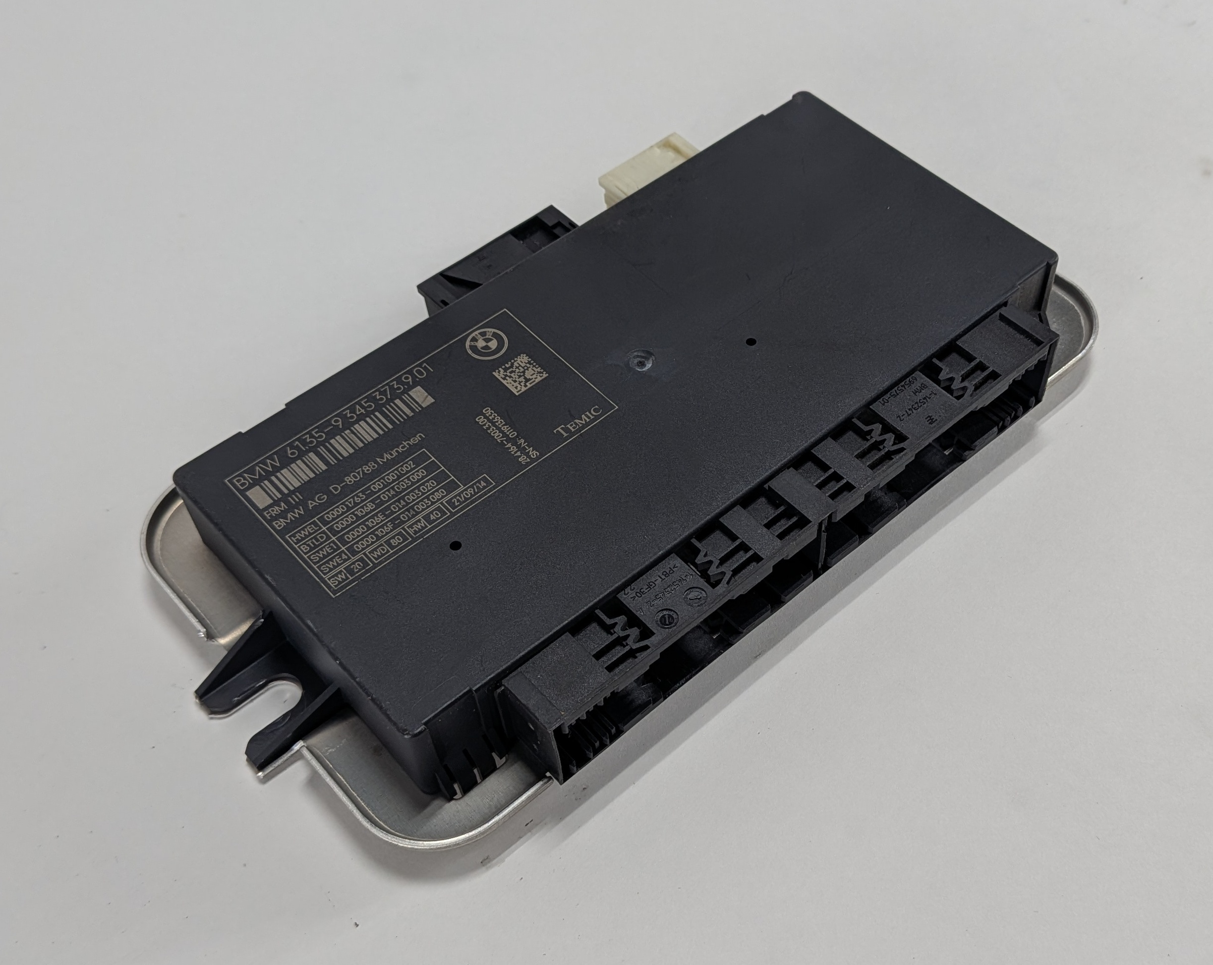 10-17 BMW 5 6 7 M5 X3 X4 (F06 F10 F12 F25 F26) FRM III BODY LIGHT CONTROL MODULE — exact item pictured