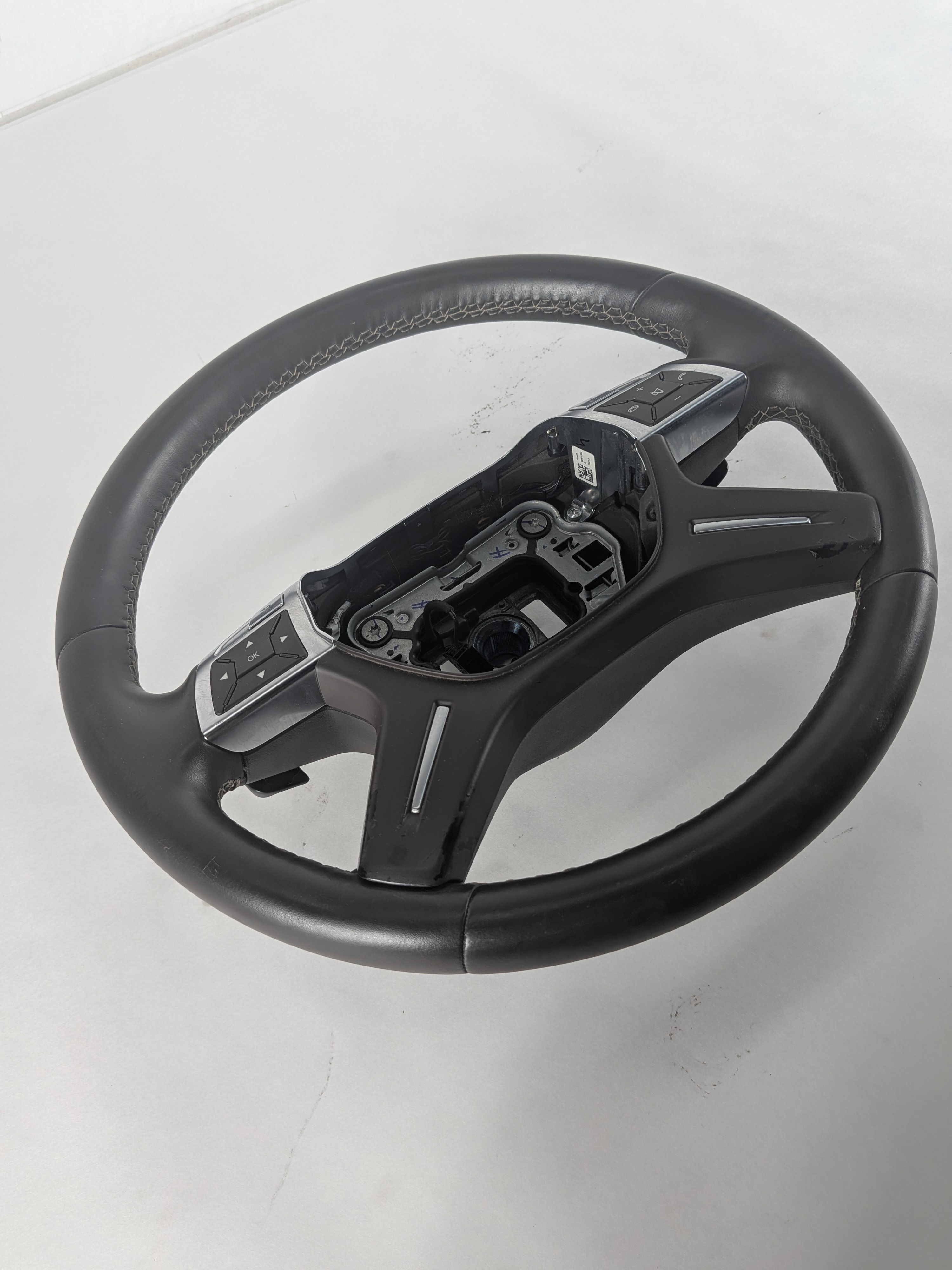 12-18 MERCEDES GL450 GL550 ML350 (X166 W166) LEATHER STEERING WHEEL (Brown) — exact item pictured