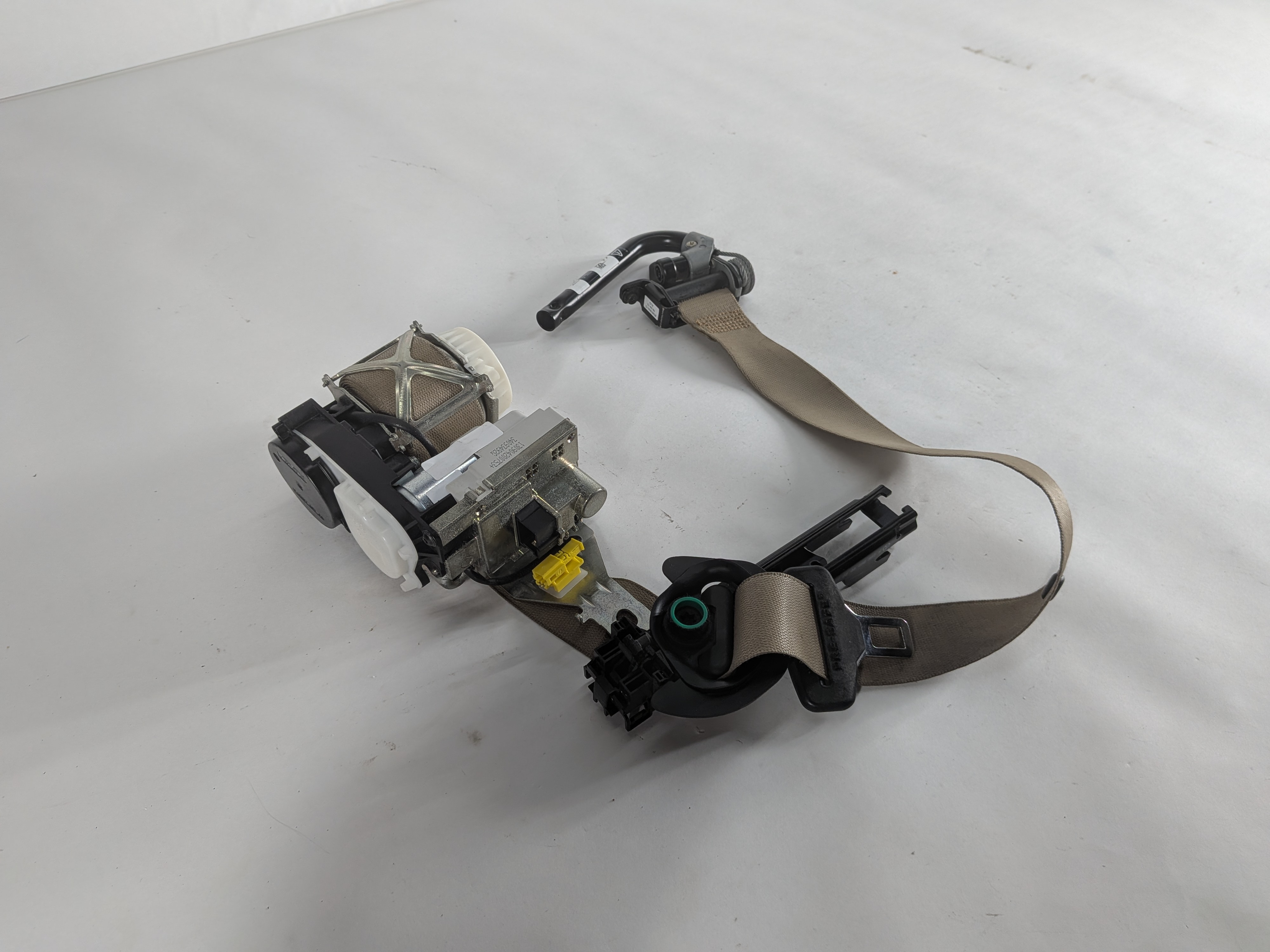 12-16 MERCEDES GL CLASS (X166) FRONT RIGHT PASSENGER SEATBELT RETRACTOR (Beitge) — exact item pictured