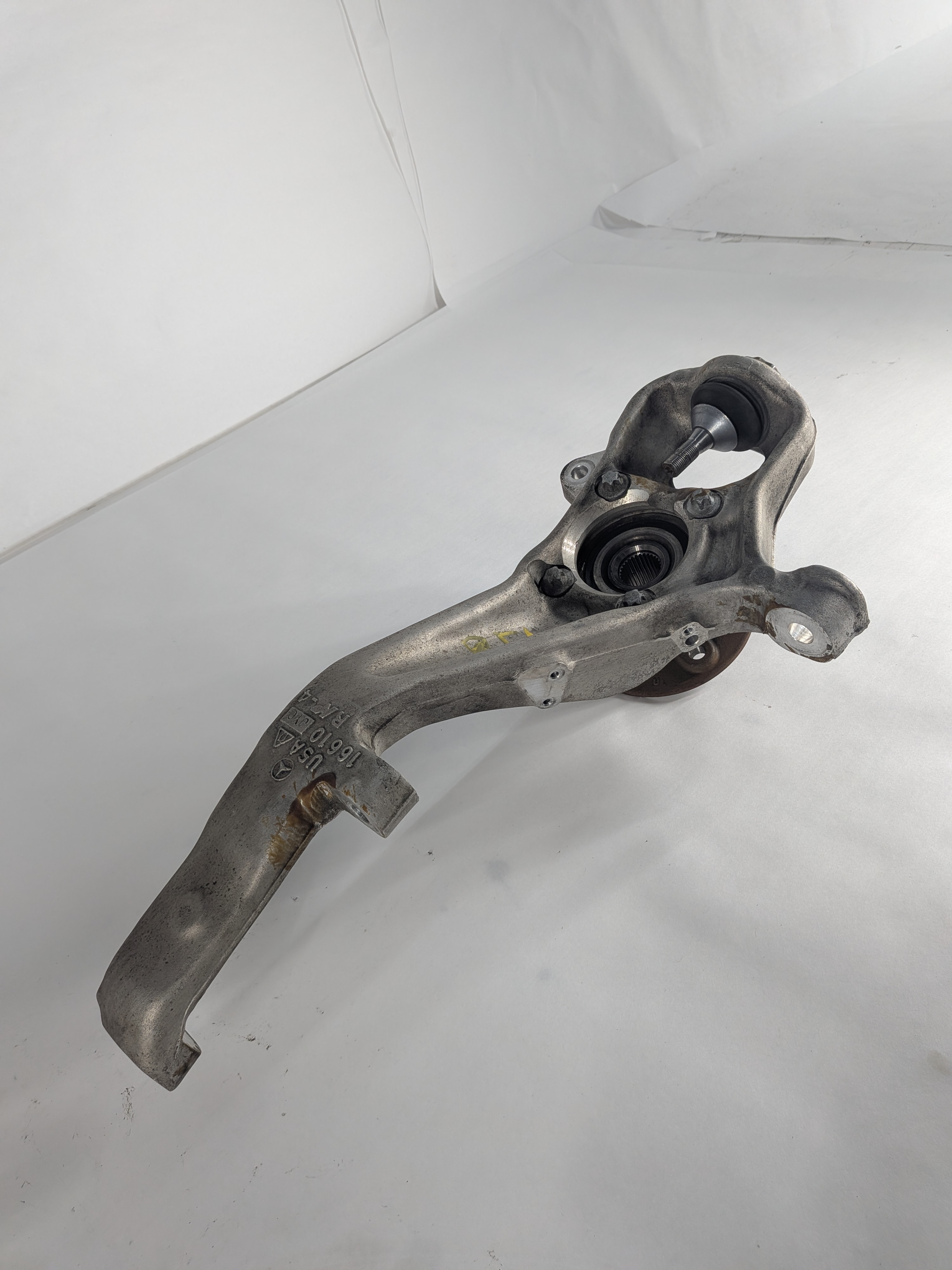 12-19 MERCEDES GL350 GL550 ML350 ML550 (W166 X166) LEFT FRONT SPINDLE KNUCKLE — exact item pictured