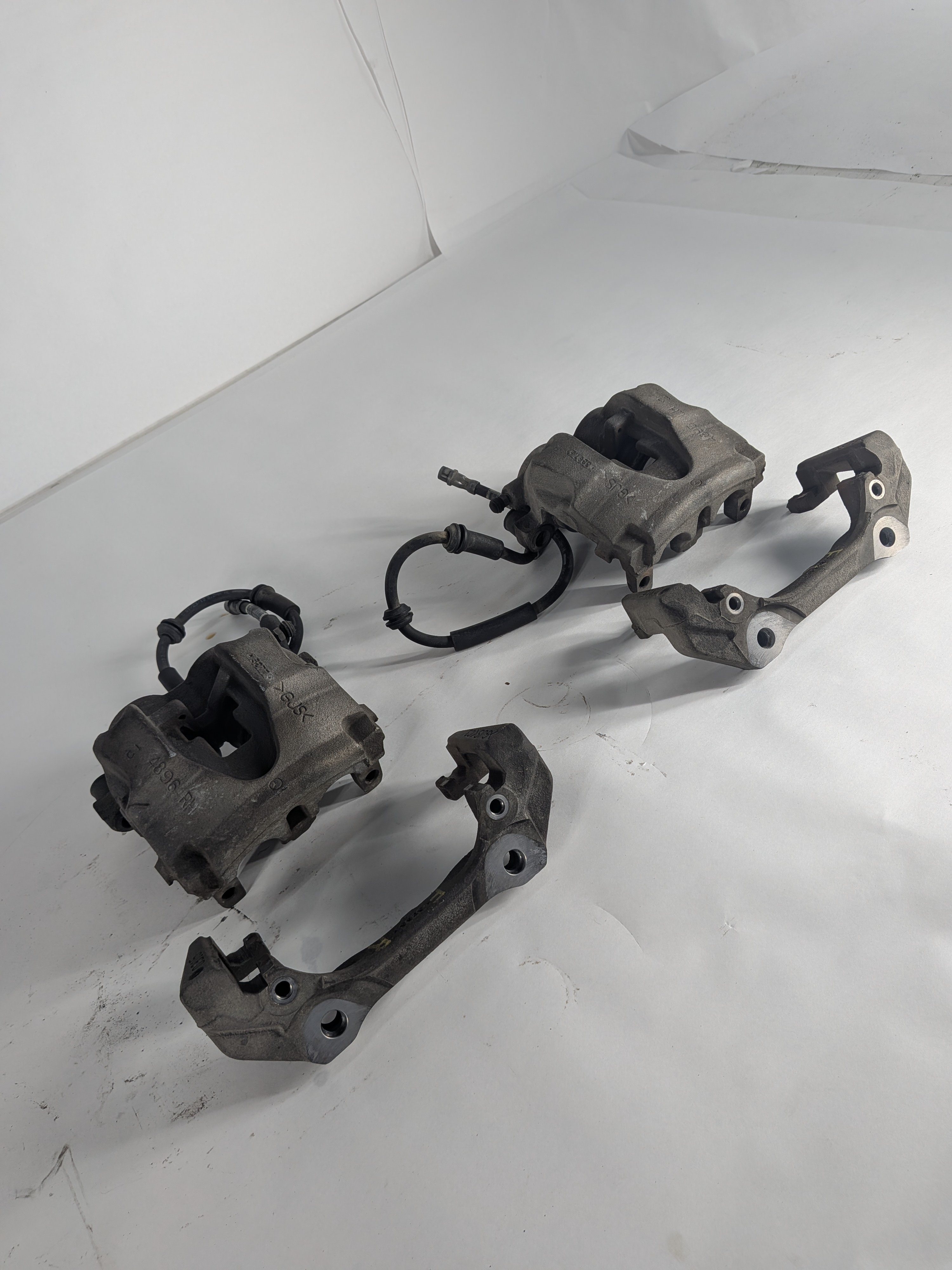 12-19 MERCEDES GL GLS ML (W166 X166) FRONT LEFT & RIGHT BRAKE CALIPER SET-2 — exact item pictured