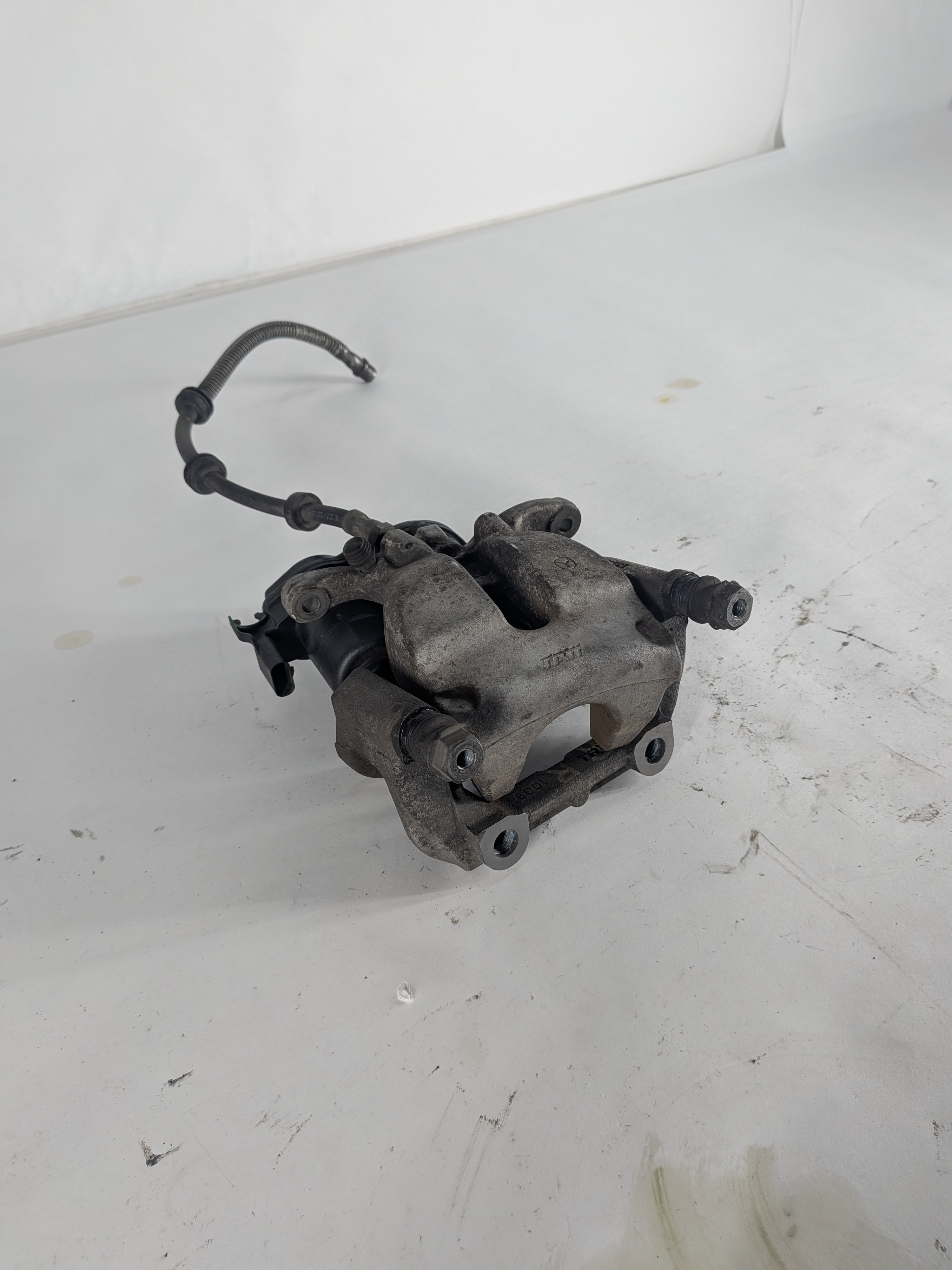 2012-2018 MERCEDES GLE300D GLE350 ML250 ML350 (W166) RIGHT REAR BRAKE CALIPER — exact item pictured