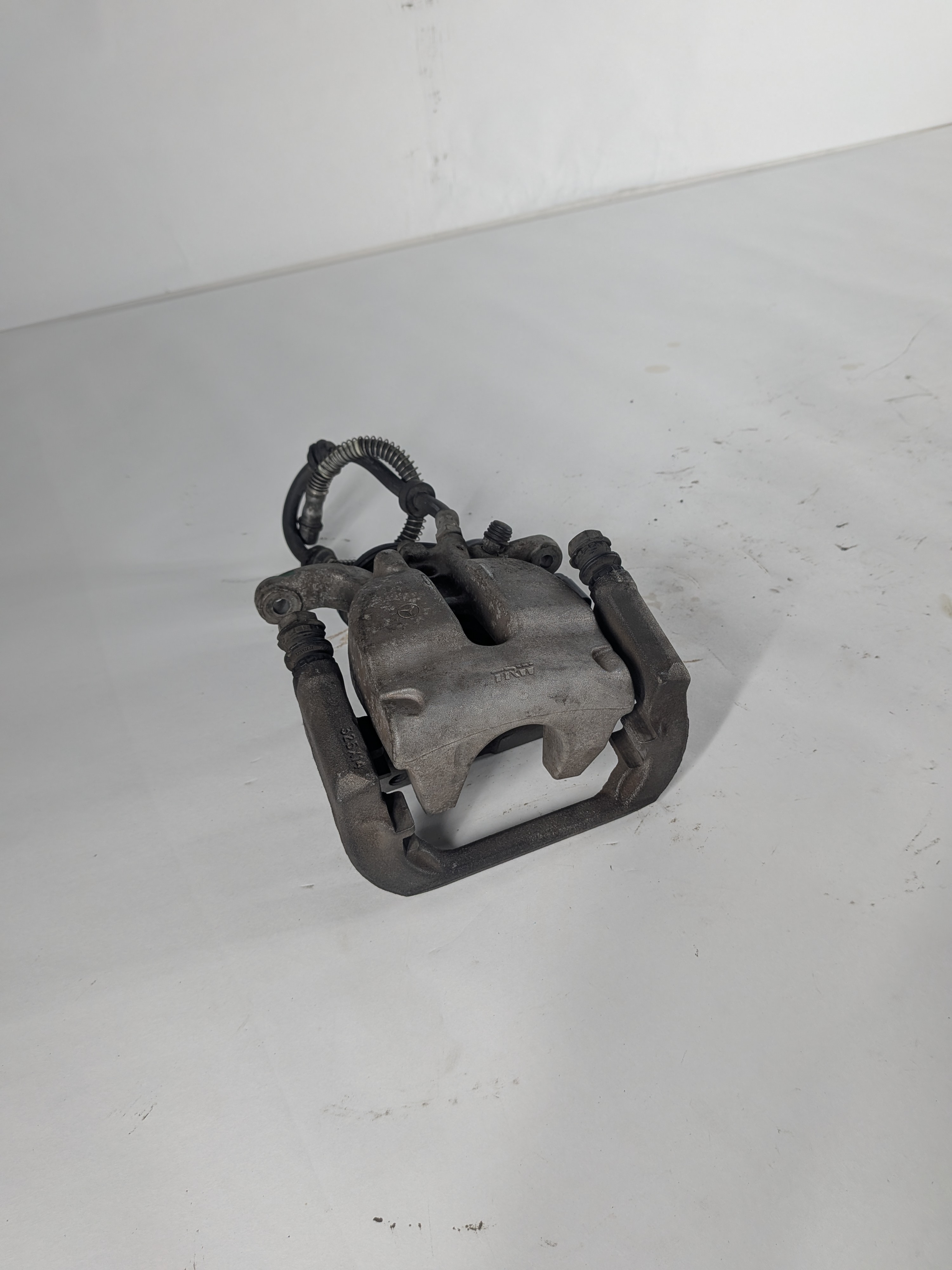 2012-2018 MERCEDES GLE300D GLE350 ML250 ML350 (W166) LEFT REAR BRAKE CALIPER — exact item pictured
