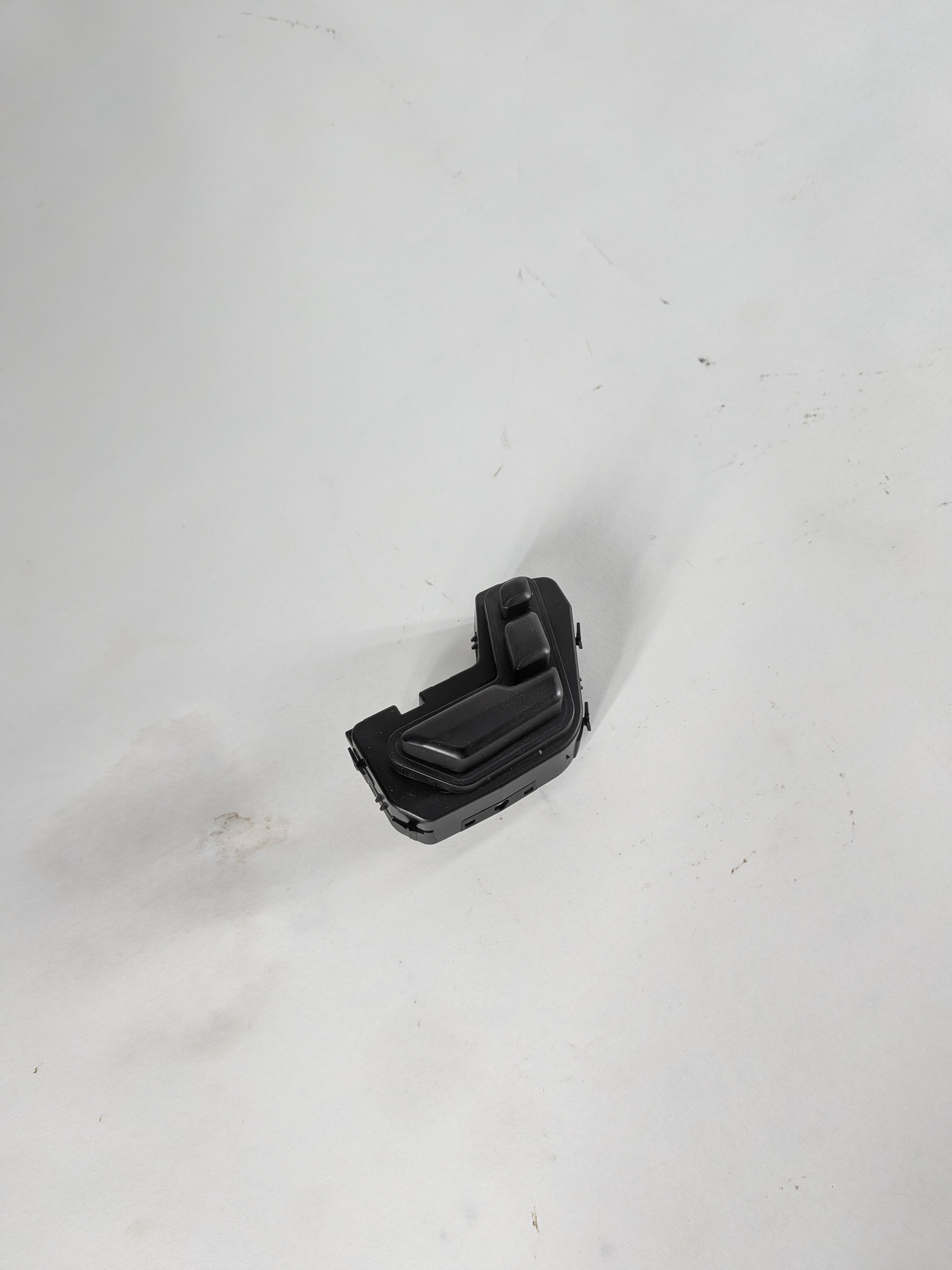 2014 MERCEDES ML350 (W166) FRONT RIGHT PASSENGER SEAT POSITION ADJUST SWITCH — exact item pictured