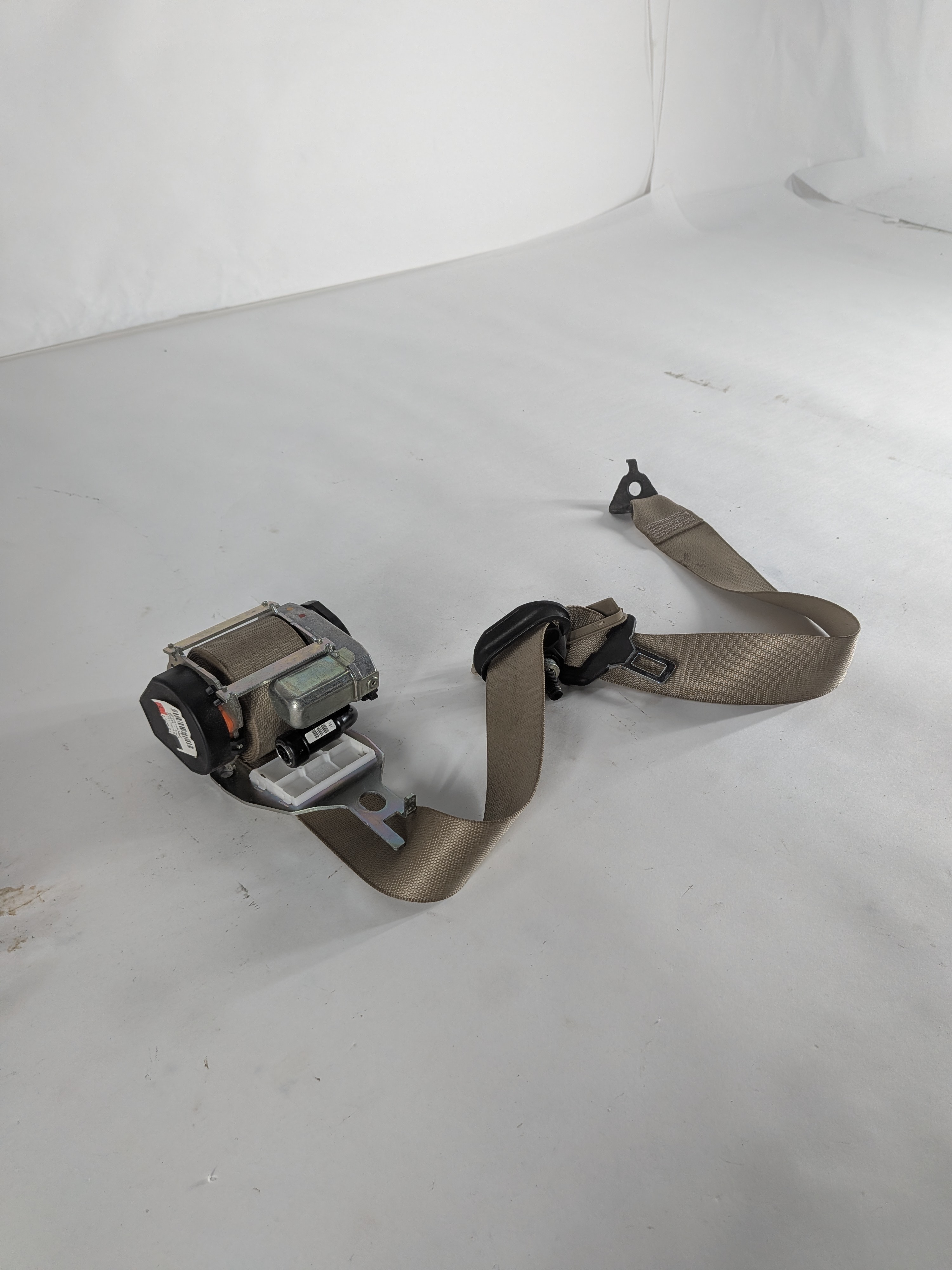 14 MERCEDES ML350 W166 3.0L 642.826 ENGINE REAR LEFT SEATBELT RETRACTOR (Beitge) — exact item pictured