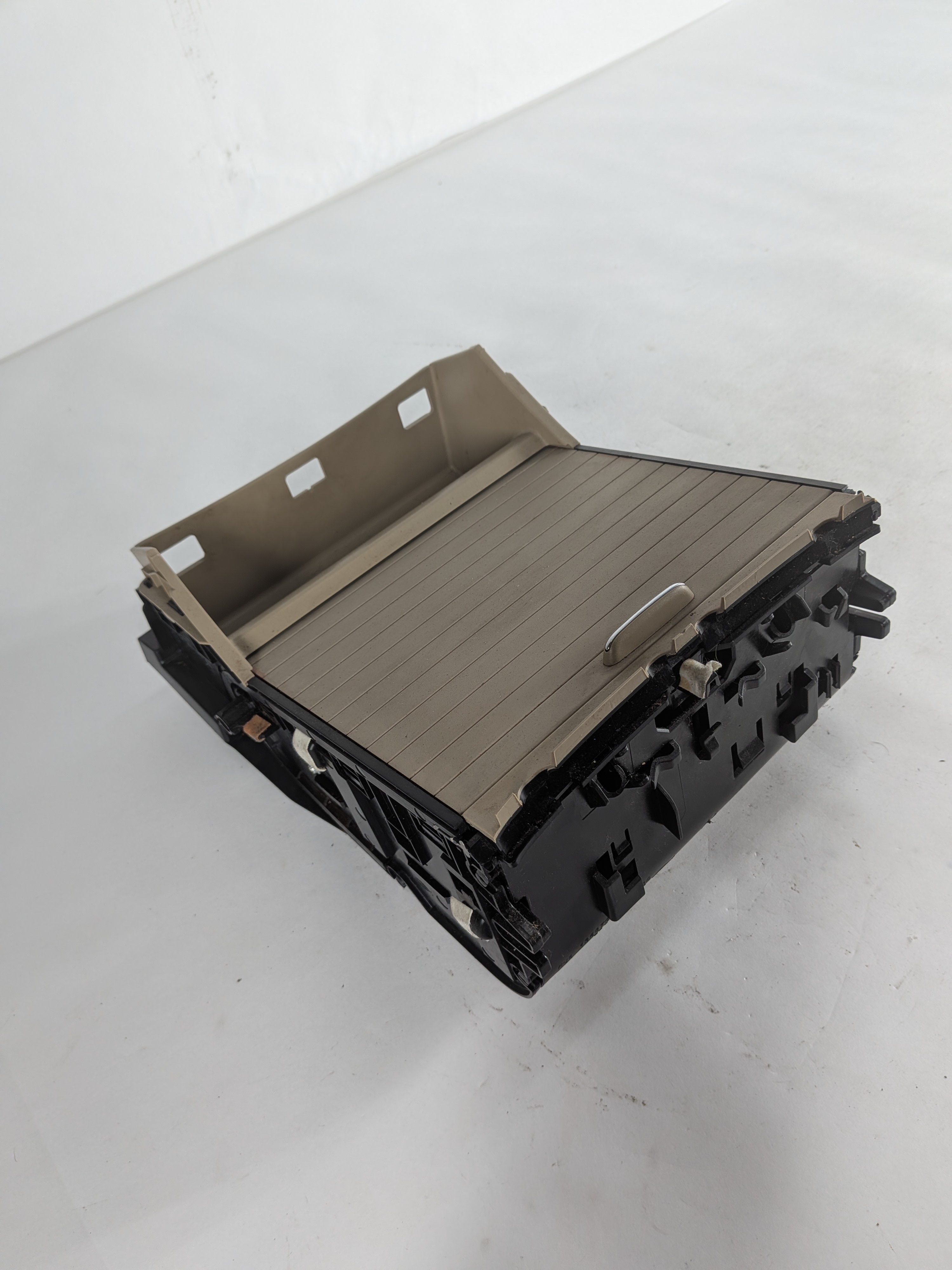 2014 MERCEDES ML350 (W166) FRONT CENTER CONSOLE CUP HOLDER w/ROLLER COVER(Beige) — exact item pictured