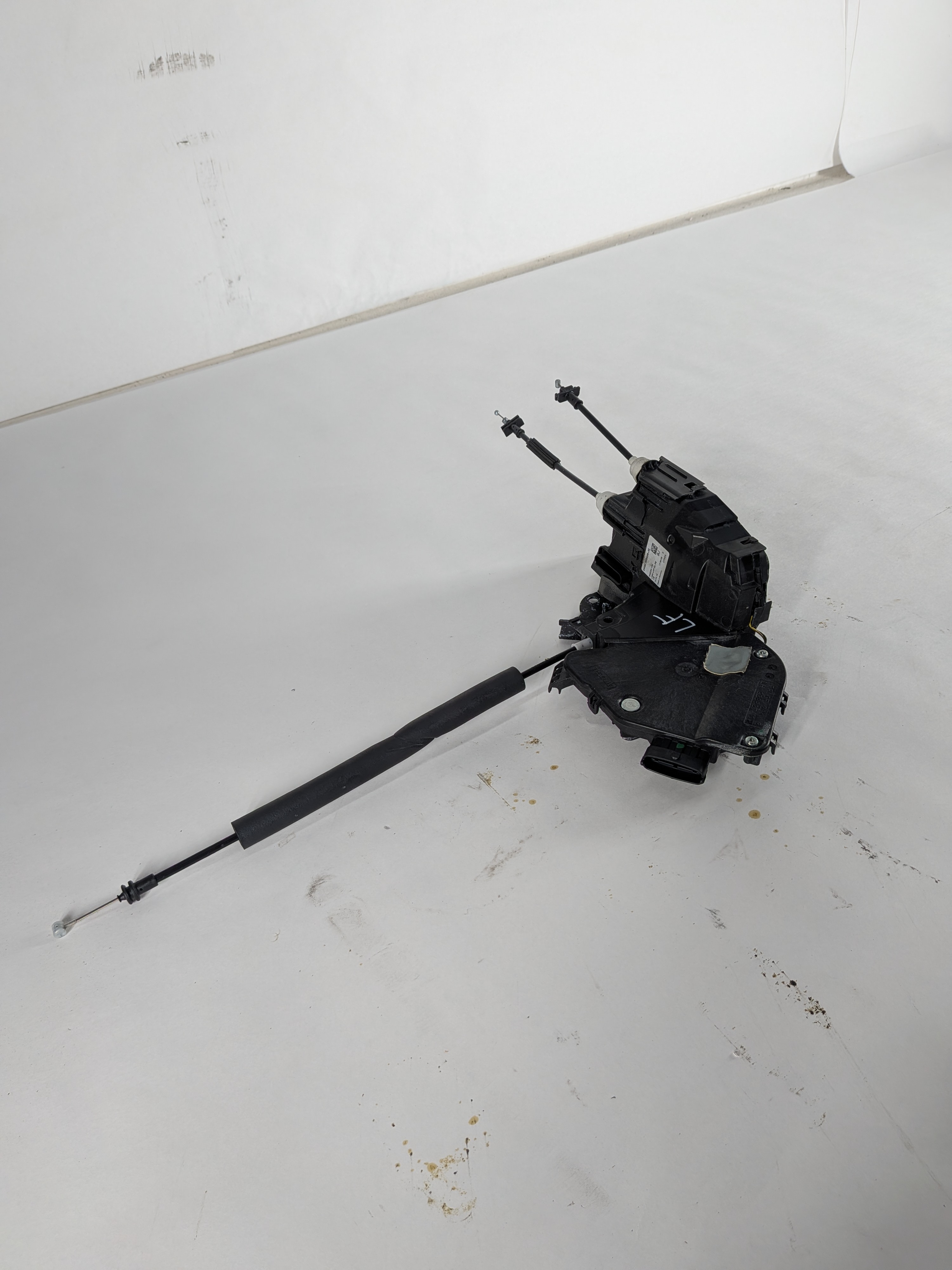 13-22 DISCOVERY RANGE ROVER SPORT (L405 L462 L494 L550) FRONT LEFT DOOR LATCH — exact item pictured