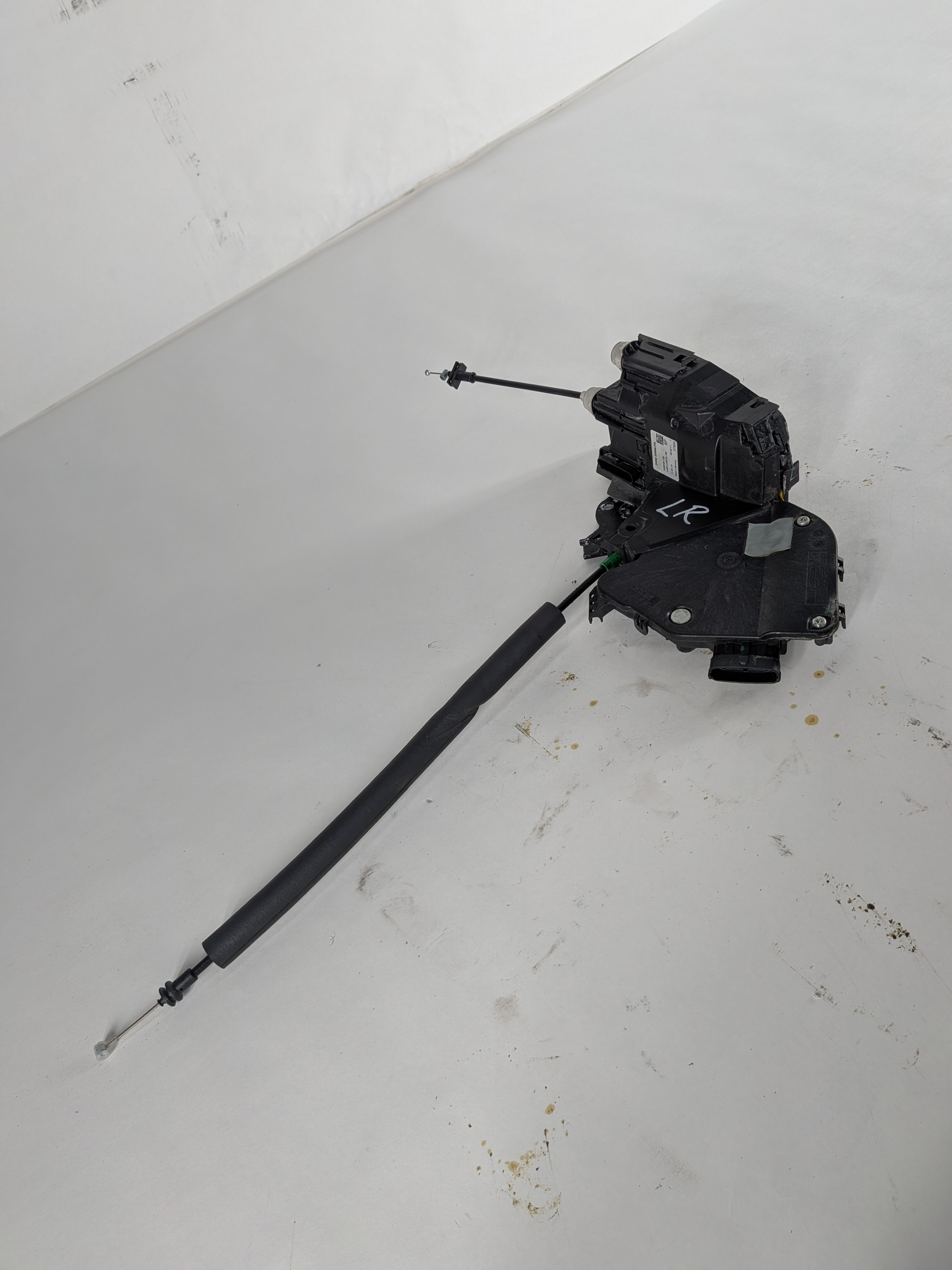 13-22 RANGE ROVER DISCOVERY (L405 L462 L494 L550) REAR LEFT PASSIVE DOOR LATCH — exact item pictured