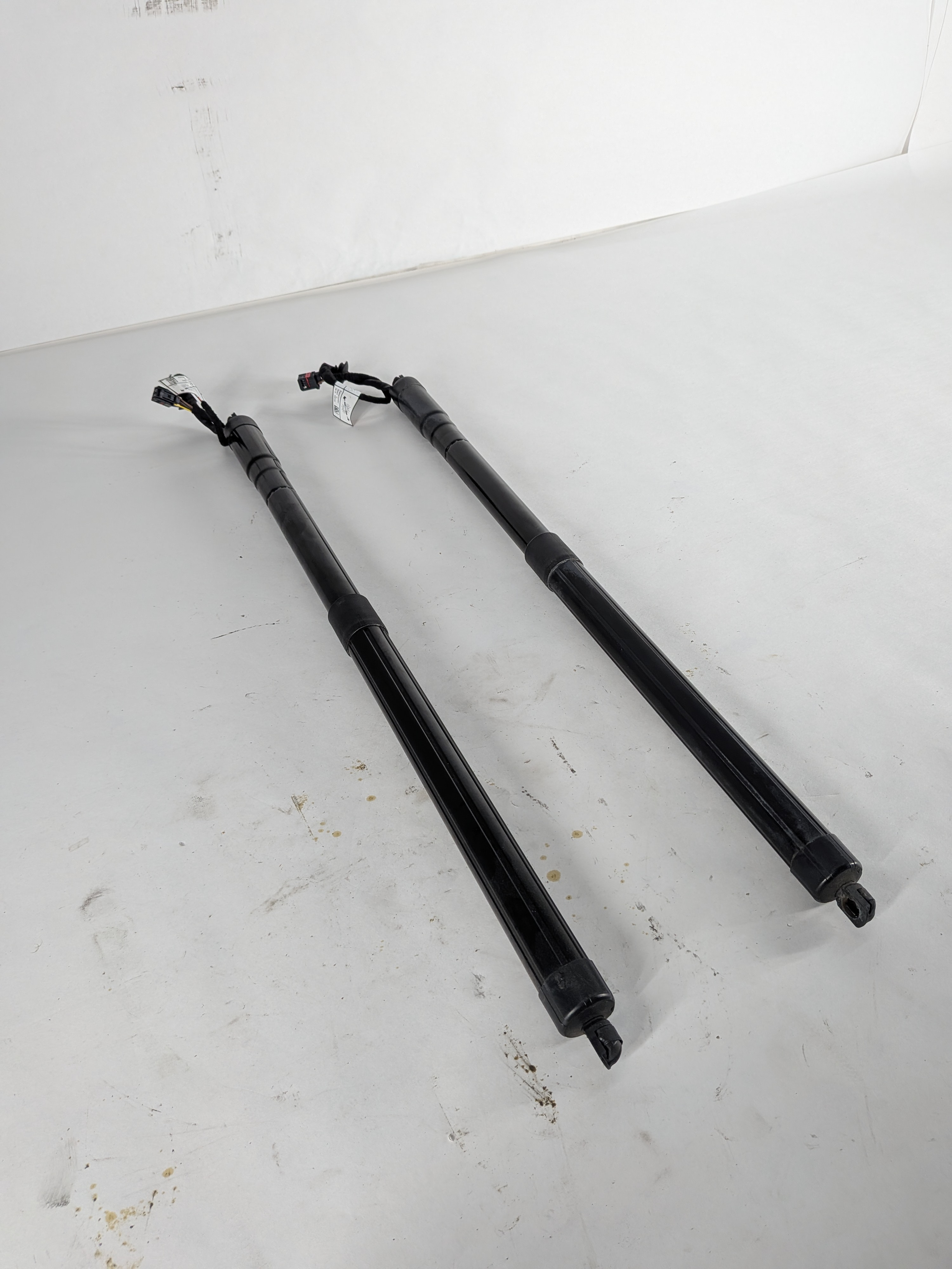 2014-2021 RANGE ROVER SPORT (L494) REAR LEFT & RIGHT TRUNK SHOCK STRUT SET — exact item pictured