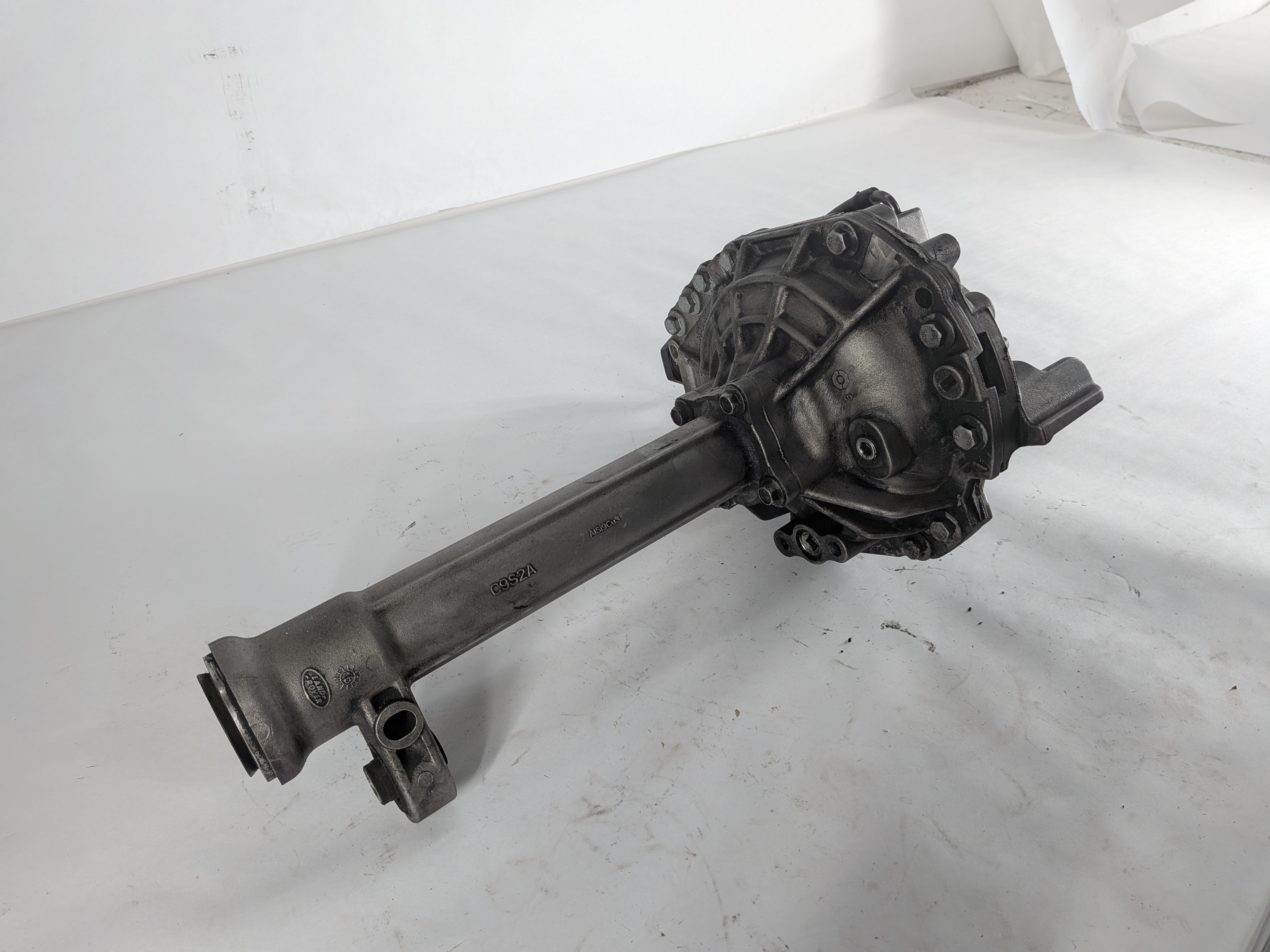2014-2016 RANGE ROVER SPORT (L405 L494) 3.0L FRONT DIFFERENTIAL GEAR CARRIER — exact item pictured