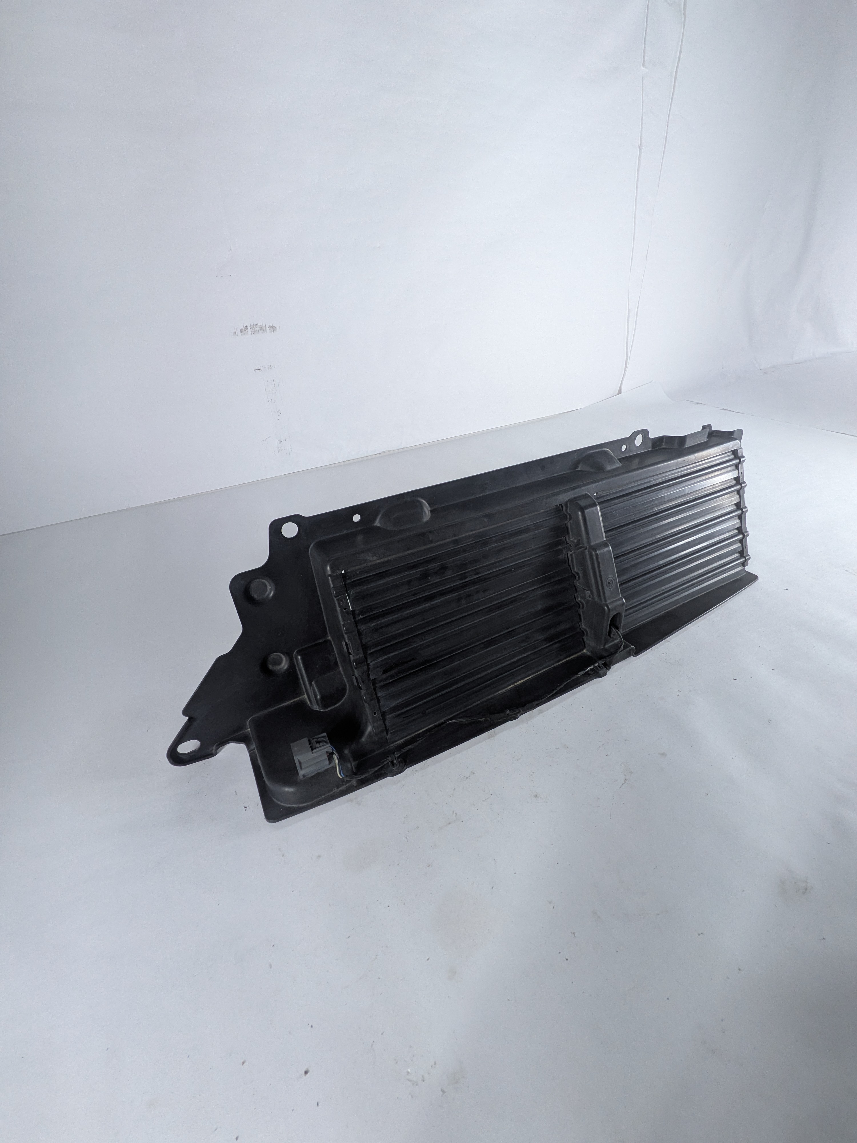 14-22 RANGE ROVER SPORT (L494) RADIATOR ACTIVE AIR SHUTTER GRILLE ASSEMBLY — exact item pictured