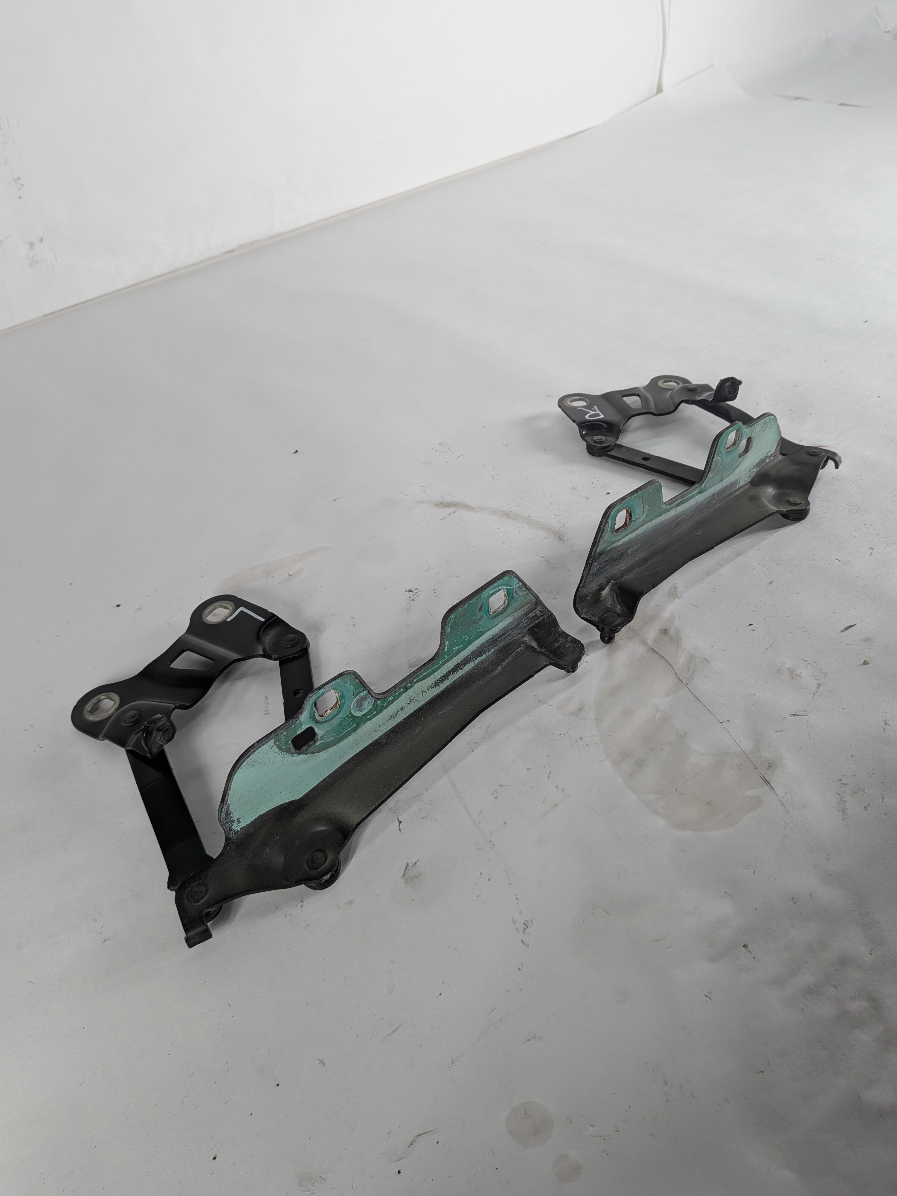 2013-2022 RANGE ROVER SPORT (L405 L494) LEFT & RIGHT HOOD HINGE SET (Black) — exact item pictured