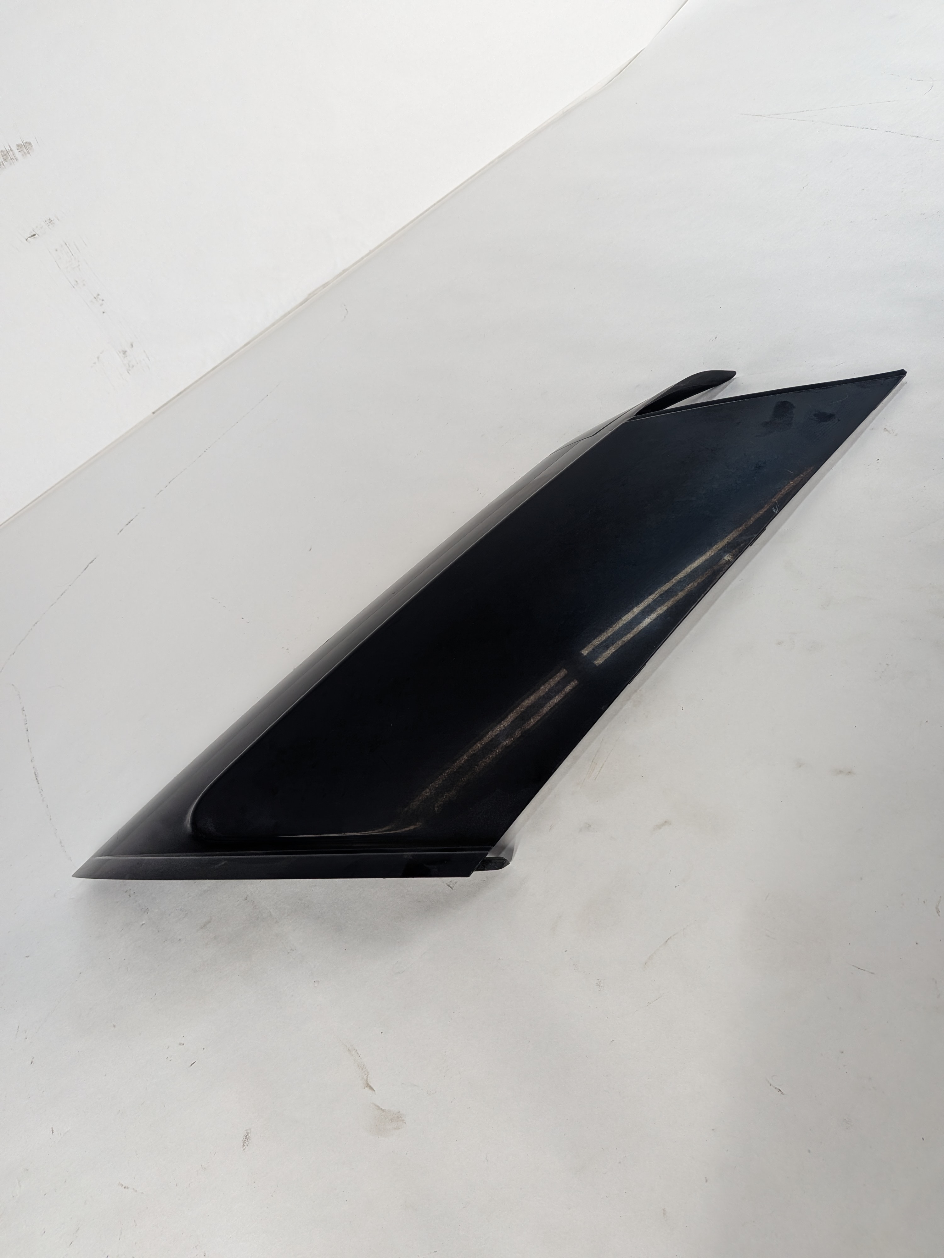 2016 RANGE ROVER SPORT (L494) REAR RIGHT D-PILLAR EXTERIOR MOLDING TRIM (Black) — exact item pictured