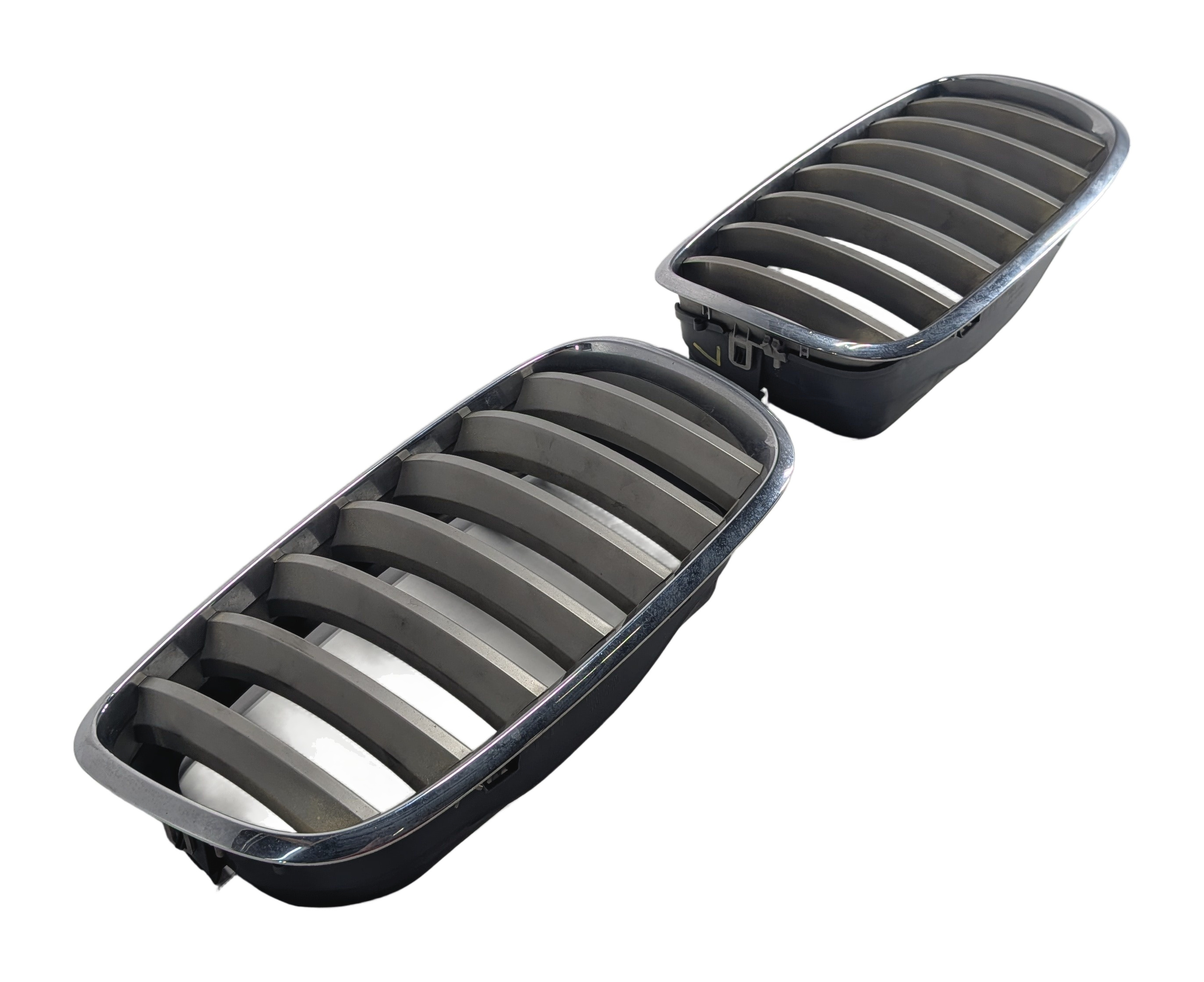 07-14 BMW X5 X6 (E70 E71) FRONT LEFT & RIGHT HOOD GRILLE SET/2 (TITANIUM) — exact item pictured