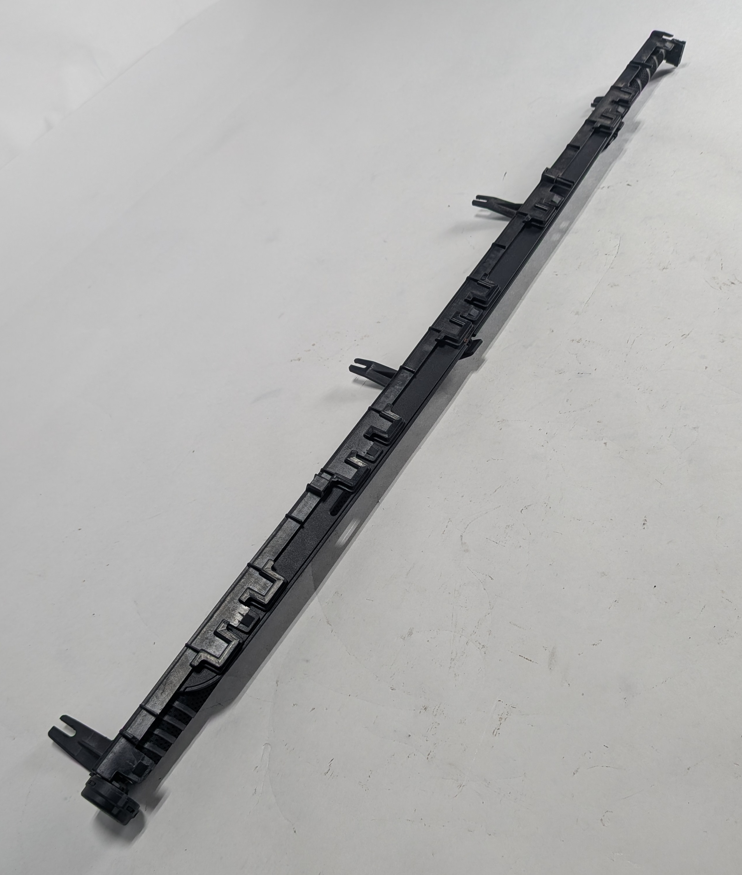 2007-2013 BMW X5 (E70) REAR RIGHT RETRACTABLE WINDOW SUN SCREEN PRIVACY SHADE — exact item pictured