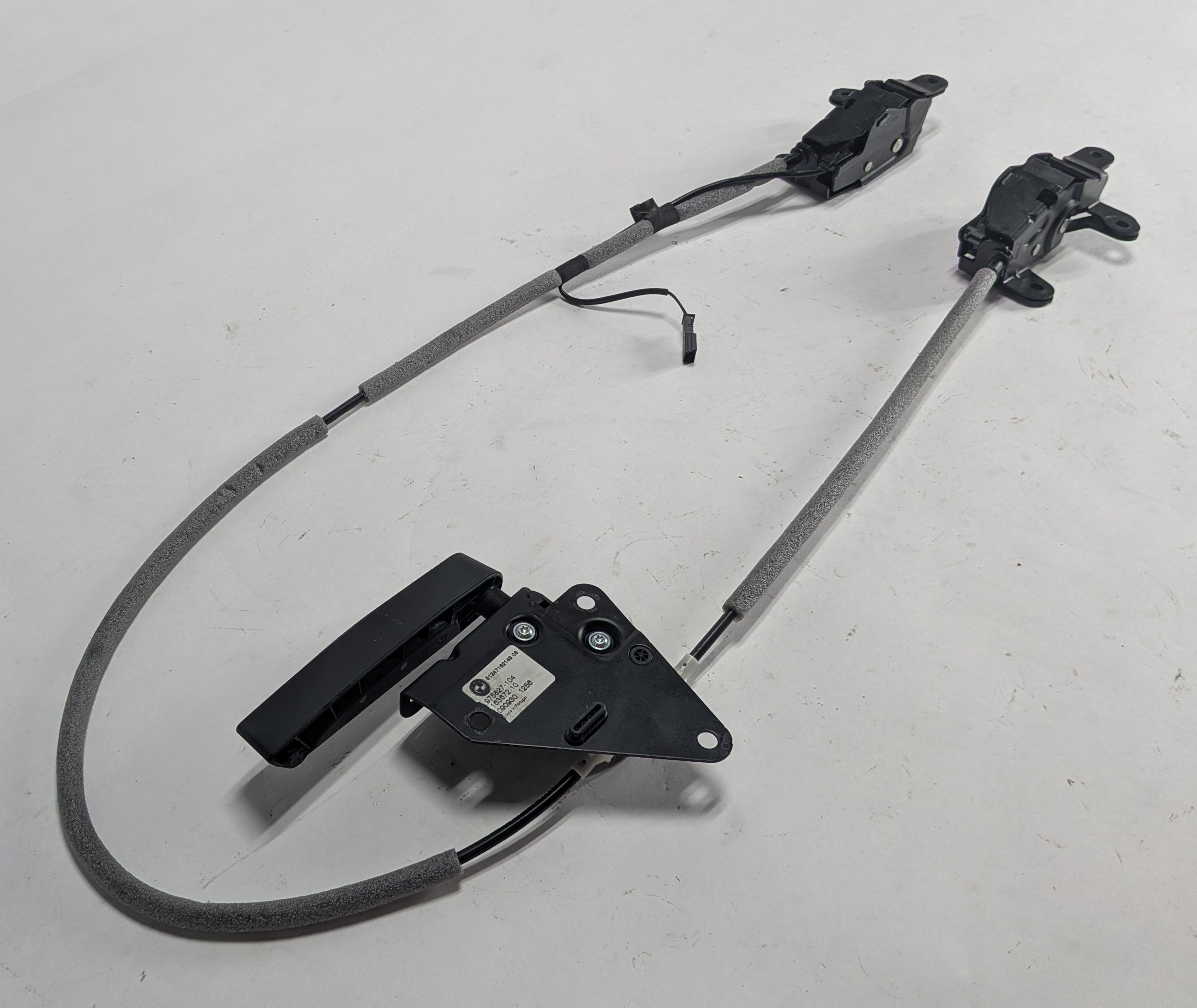 2010 BMW X5 (E70) REAR TRUNK HATCH LID LOWER LOCK LATCH SET/3 w/RELEASE HANDLE — exact item pictured