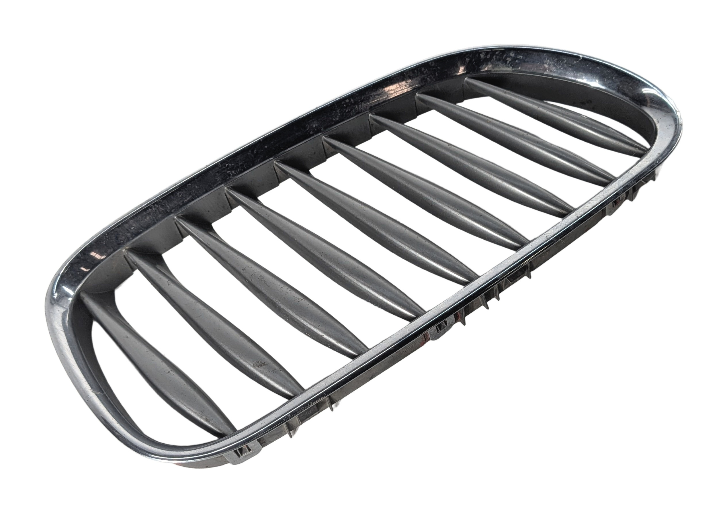 2003-2008 BMW Z4 (E85) RIGHT FRONT PASSENGER SIDE BUMPER GRILLE (BLACK / CHROME) — exact item pictured