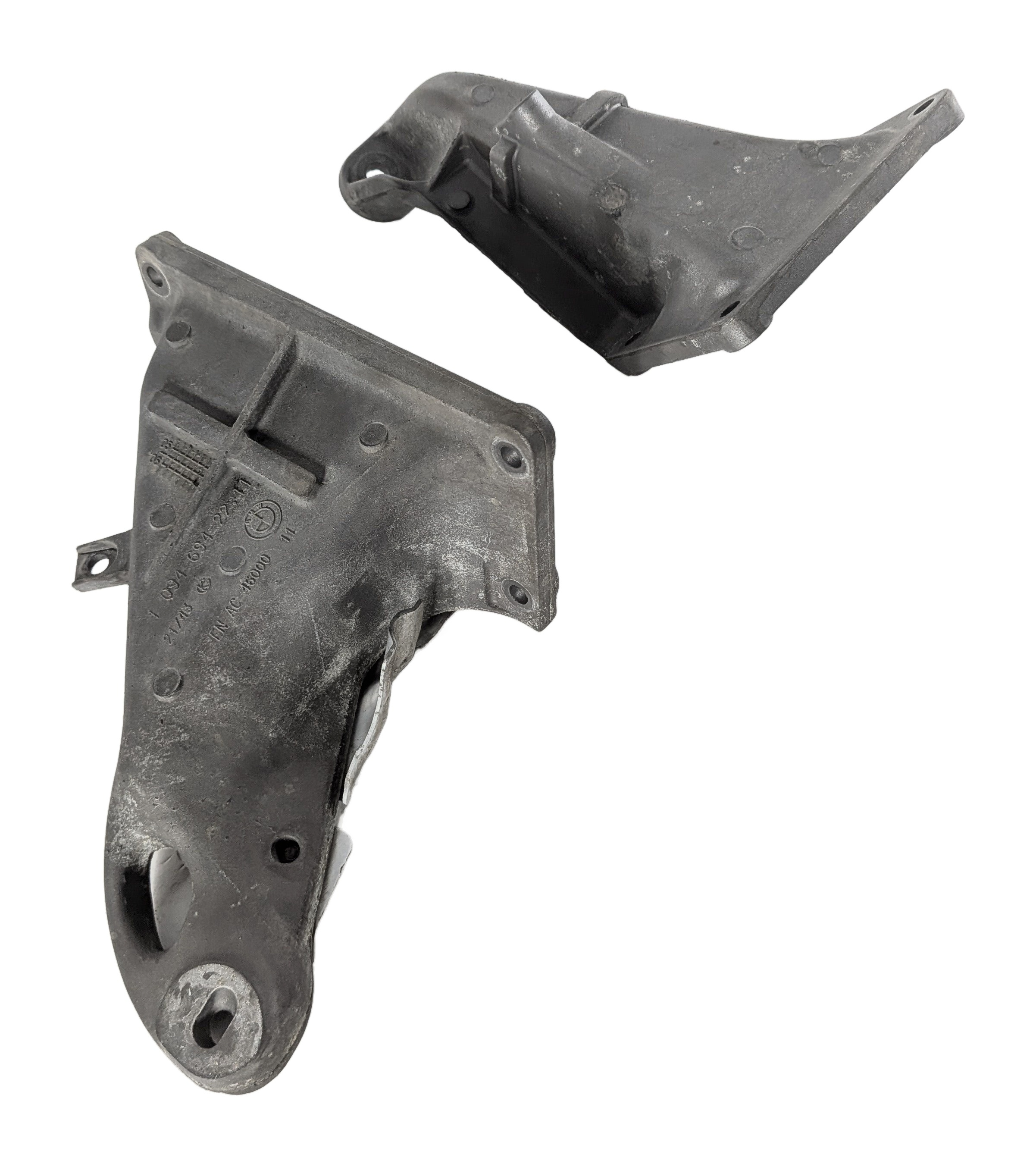 2005 BMW Z4 (E85) 2.5L (M54) ENGINE LEFT/RIGHT MOTOR MOUNT SUPPORT BRACKET SET/2 — exact item pictured