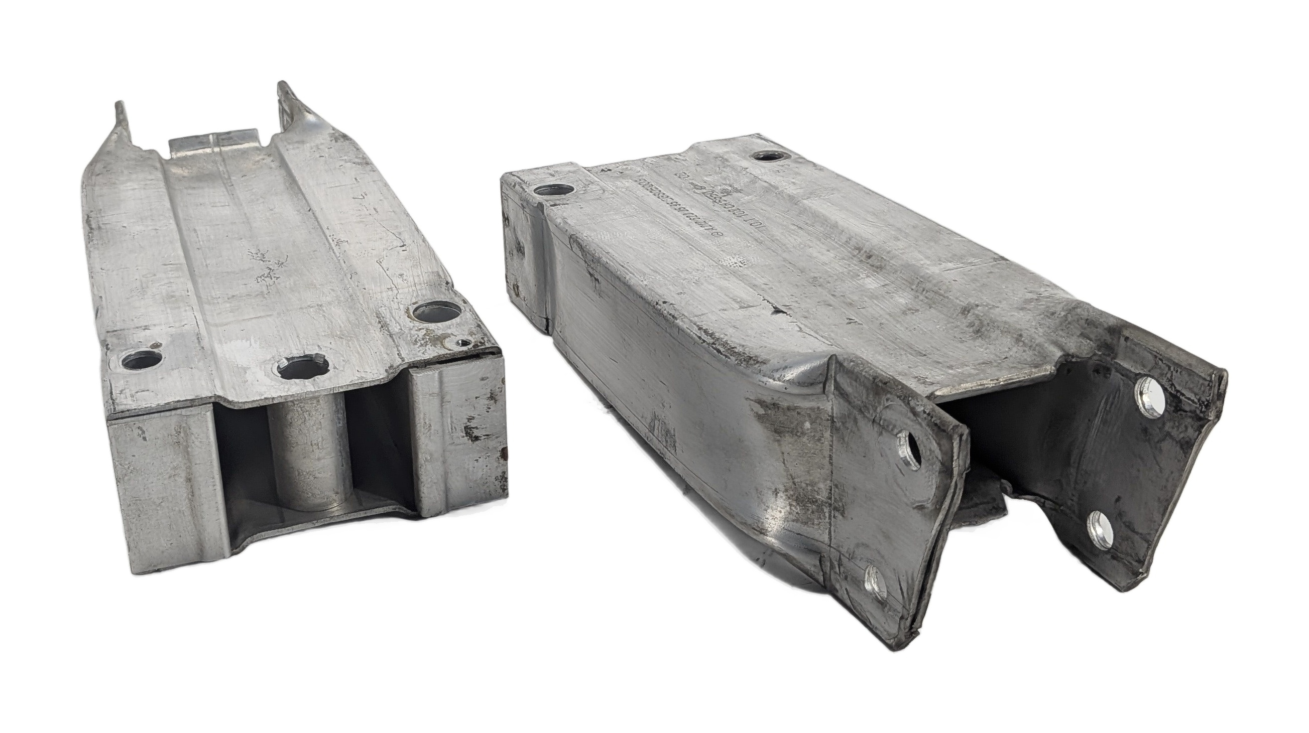 10-18 MERCEDES E300 E350 E400 E550 CLS550 FRONT LEFT/RIGHT BUMPER BRACKET SET/2 — exact item pictured