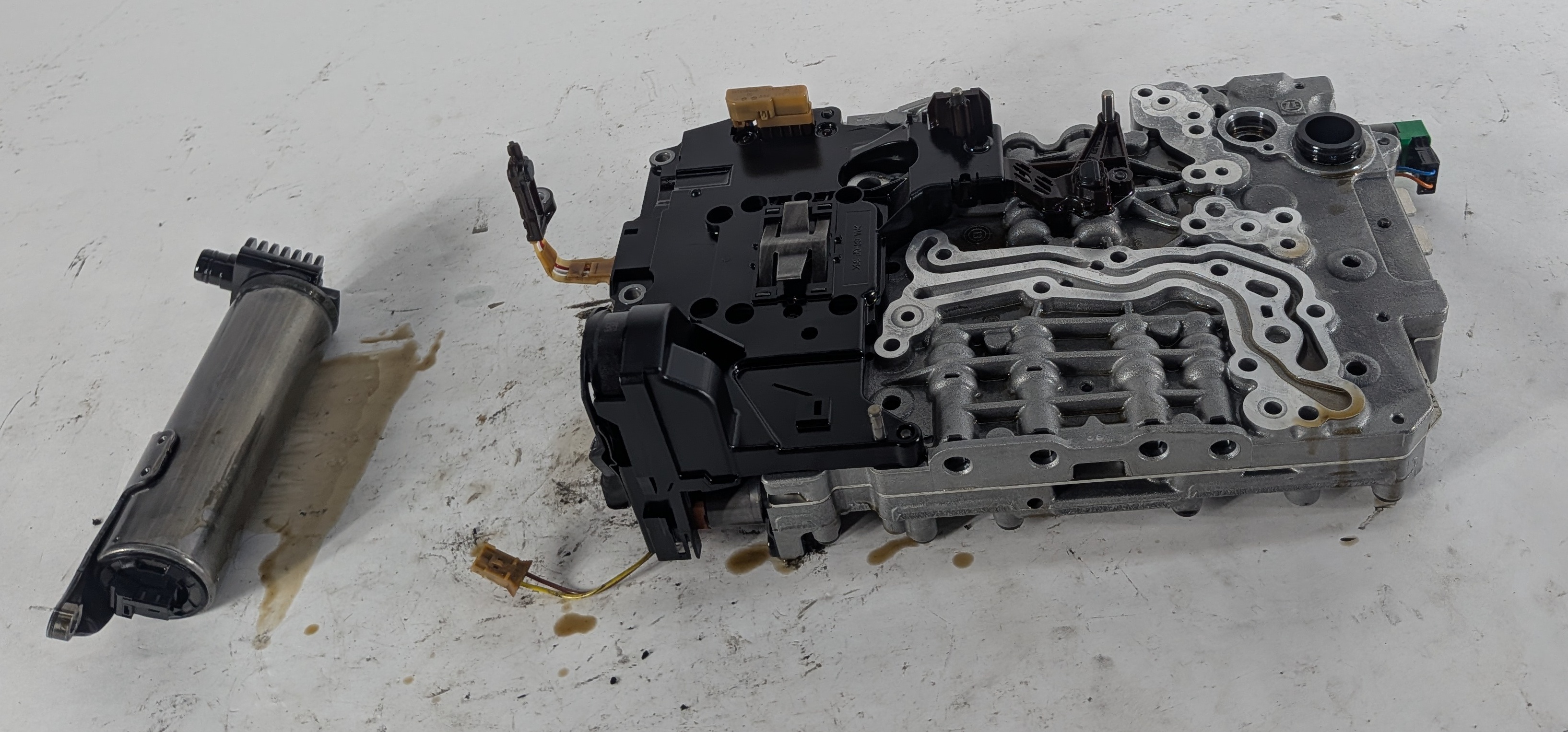 14-16 BMW 2 3 4 5 (F22 F30 F32 F10) 2.0L RWD 8HP-45 AUTO TRANSMISSION VALVE BODY — exact item pictured