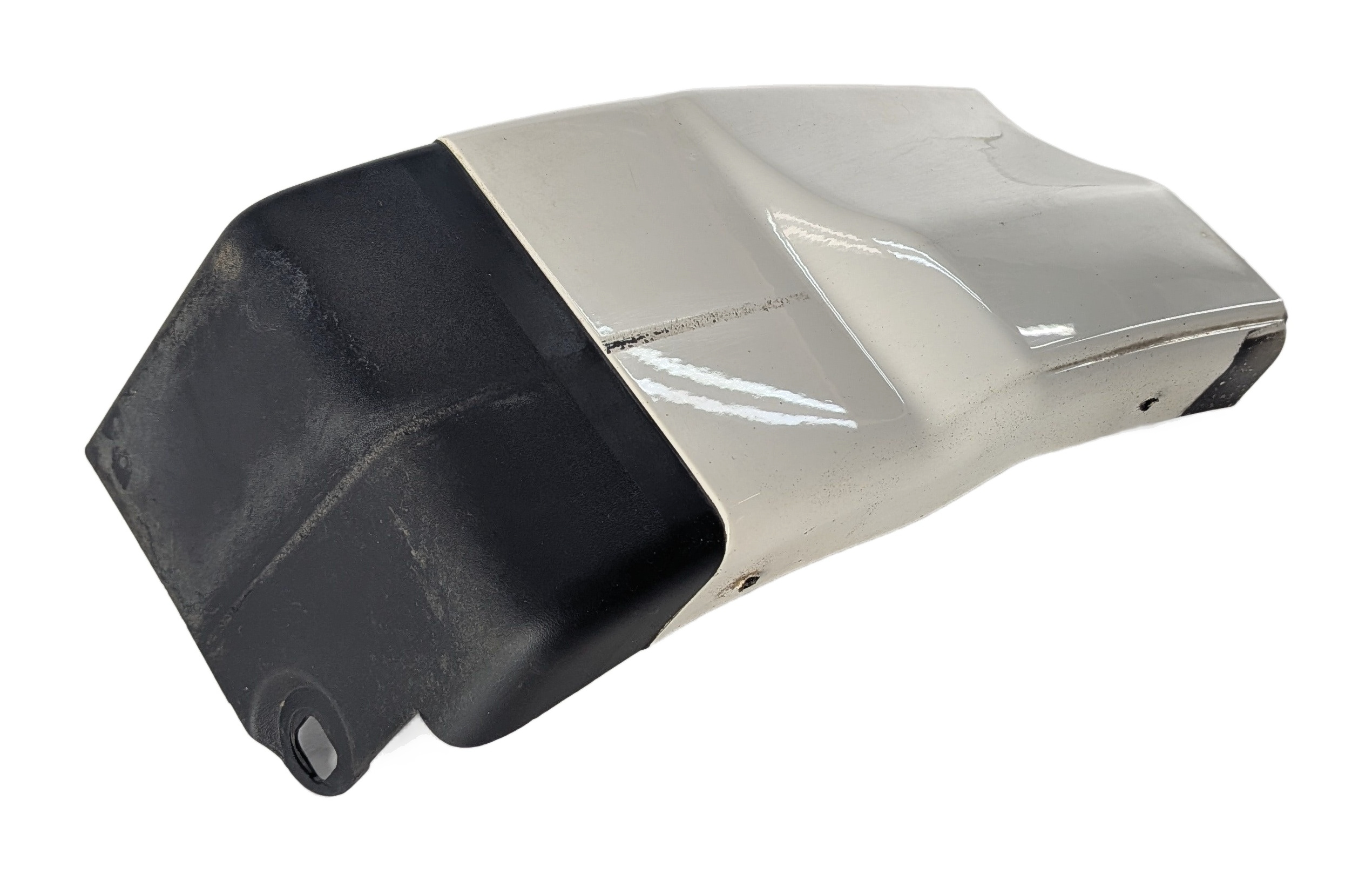2008 LAND ROVER LR2 L359 FRONT RIGHT PASSENGER FENDER LOWER MOLDING TRIM (White) — exact item pictured