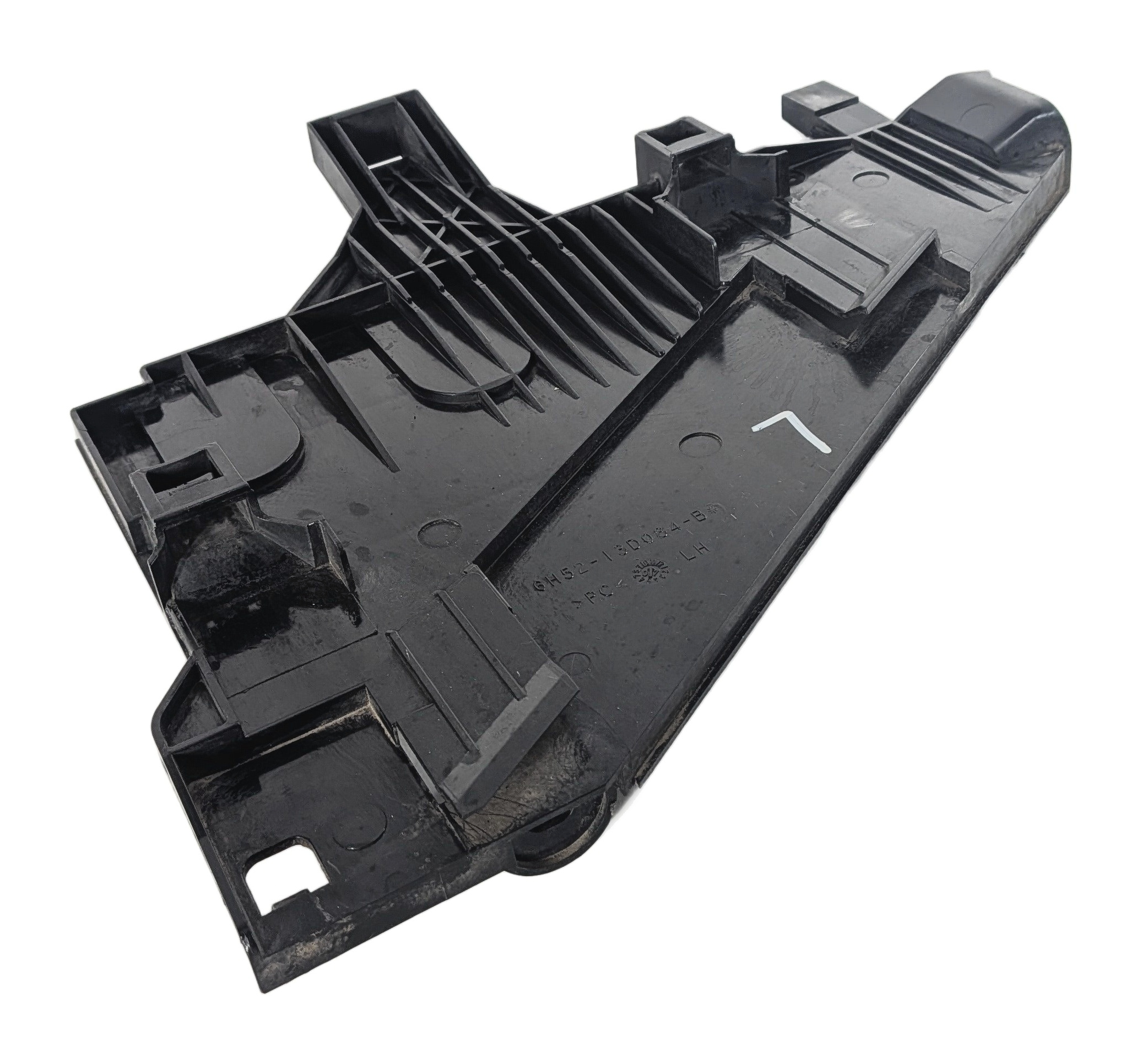 2008 LAND ROVER LR2 (L359) FRONT LEFT DRIVER HEADLIGHT HEADLAMP MOUNTING BRACKET — exact item pictured