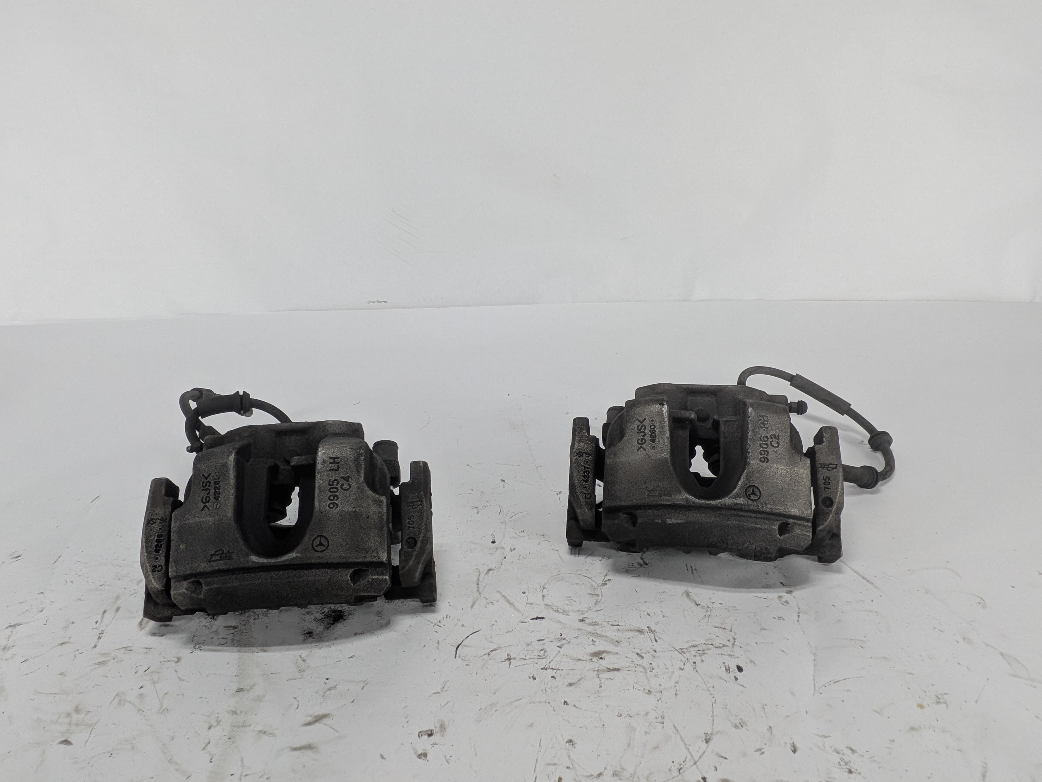 2013-2019 MERCEDES GL GLE GLS ML CLASS (W166 X166) FRONT BRAKE CALIPER SET/2 — exact item pictured