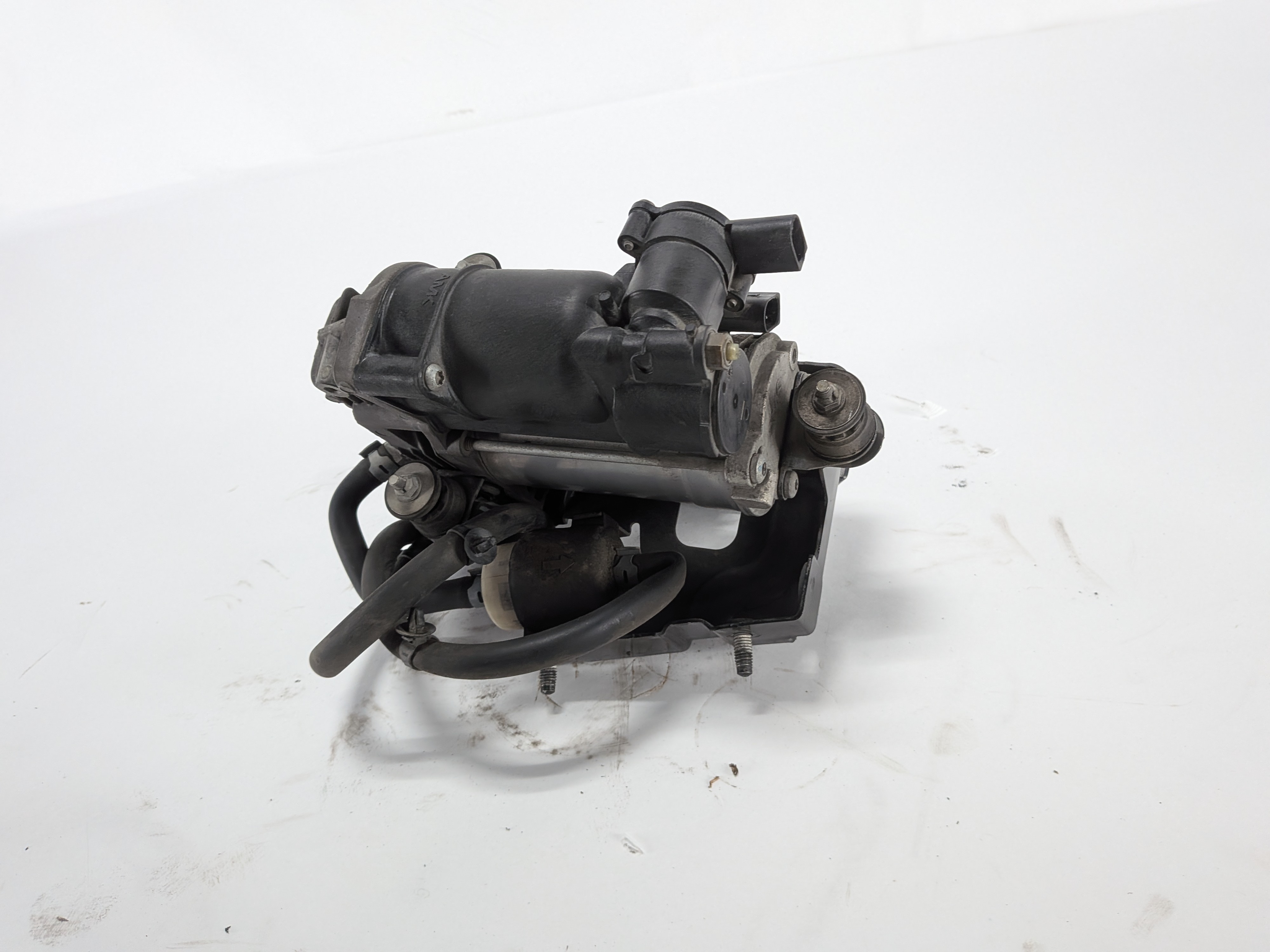 13-19 MERCEDES GL GLE GLS ML CLASS (W166 X166) AIR SUSPENSION COMPRESSOR PUMP — exact item pictured