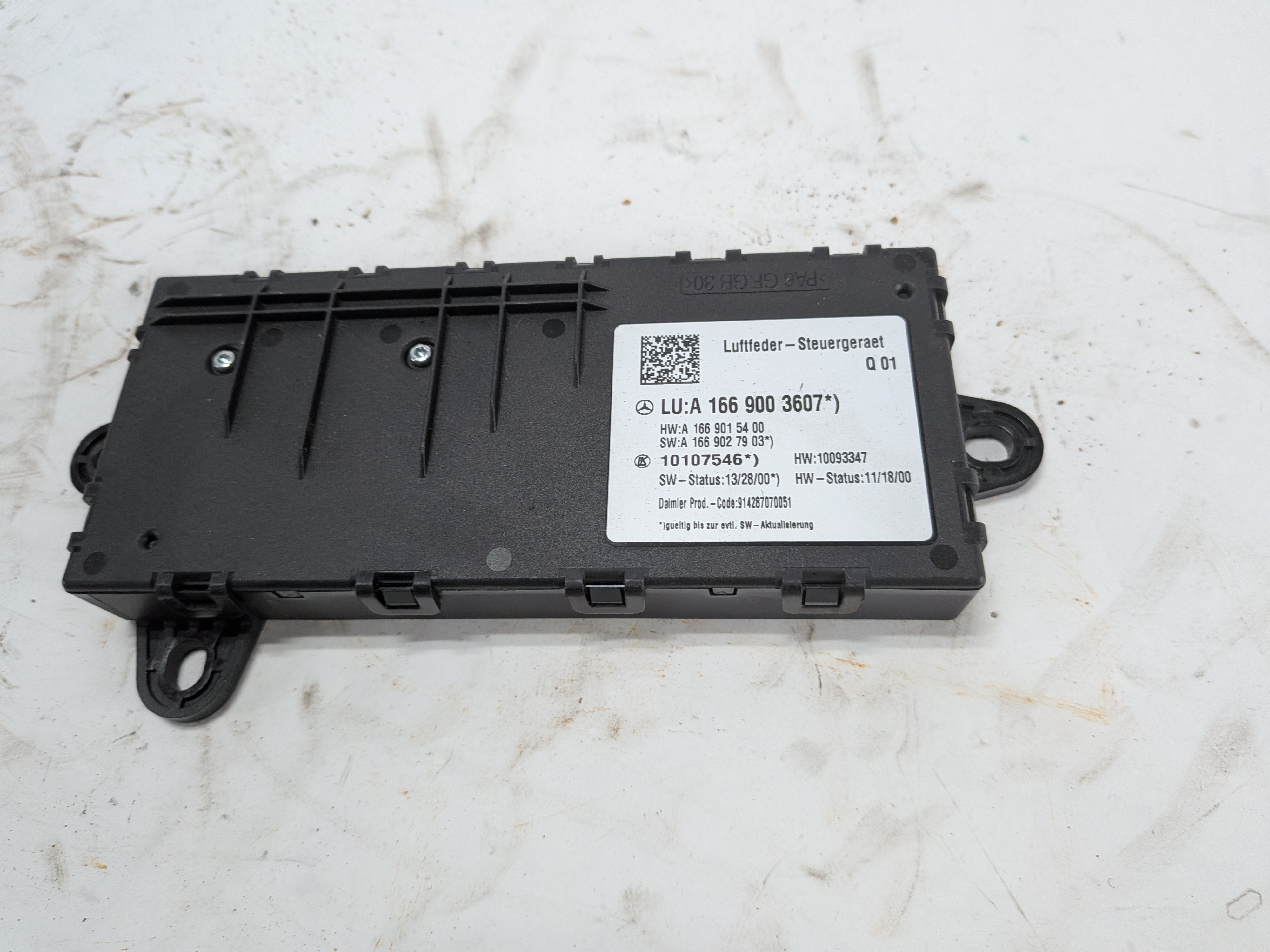 2013-2015 MERCEDES GL ML CLASS (W166 X166) AIRMATIC SUSPENSION CONTROL MODULE — exact item pictured