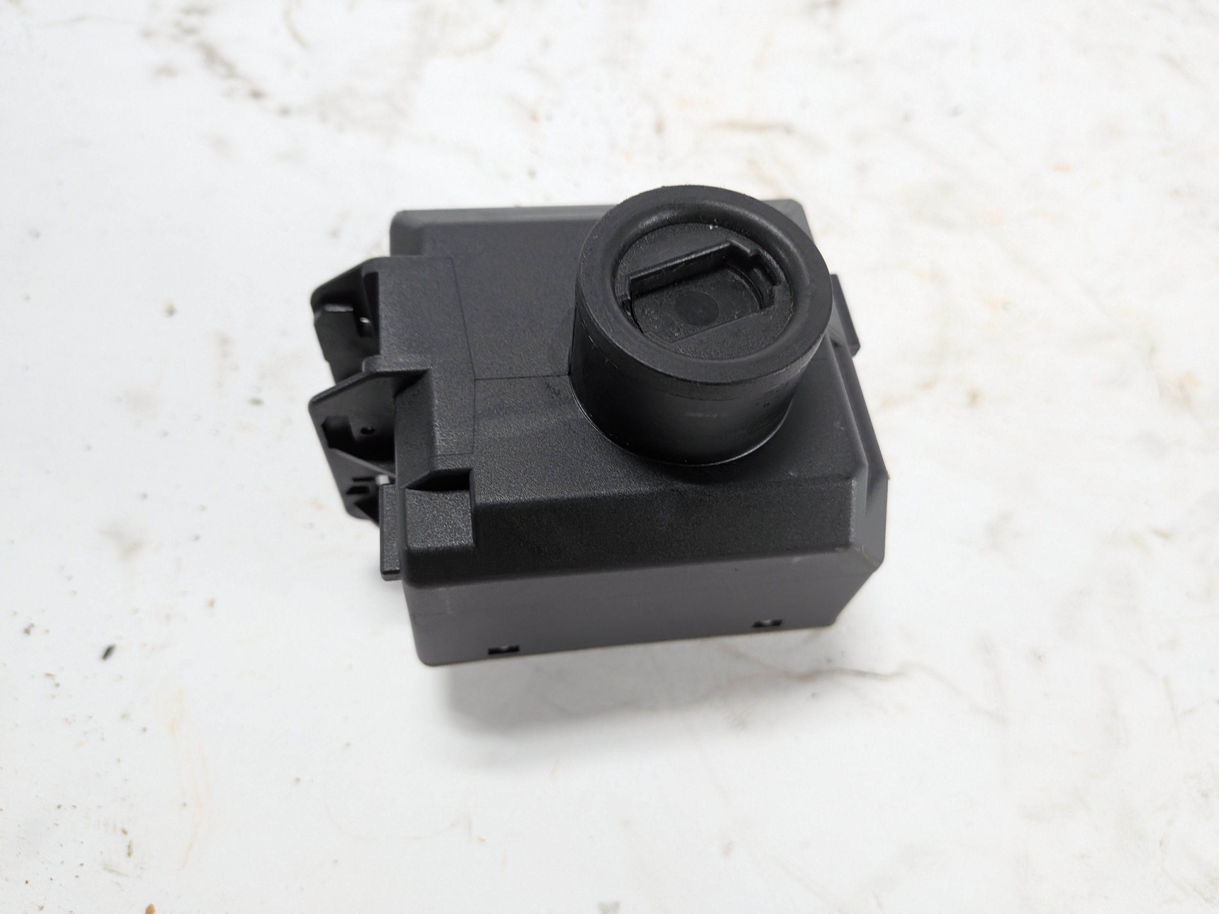 15-16 MERCEDES GL350 GL450 GL550 ML250 ML350 ML400 (W166 X166) IGNITION SWICH — exact item pictured