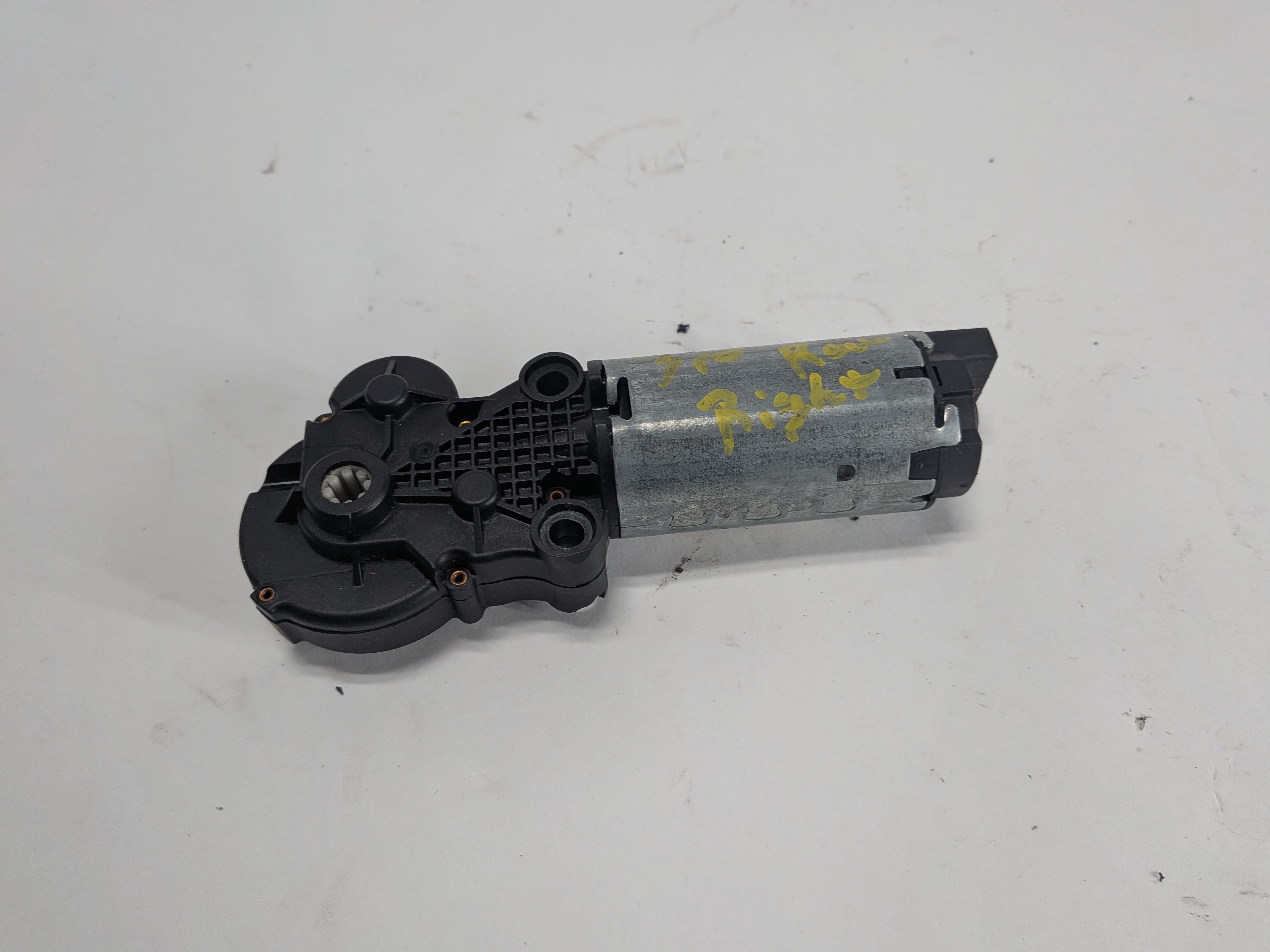 2015 MERCEDES GL550 (X166) REAR RIGHT 3RD ROW POWER SEAT ADJUST MOTOR ACTUATOR — exact item pictured