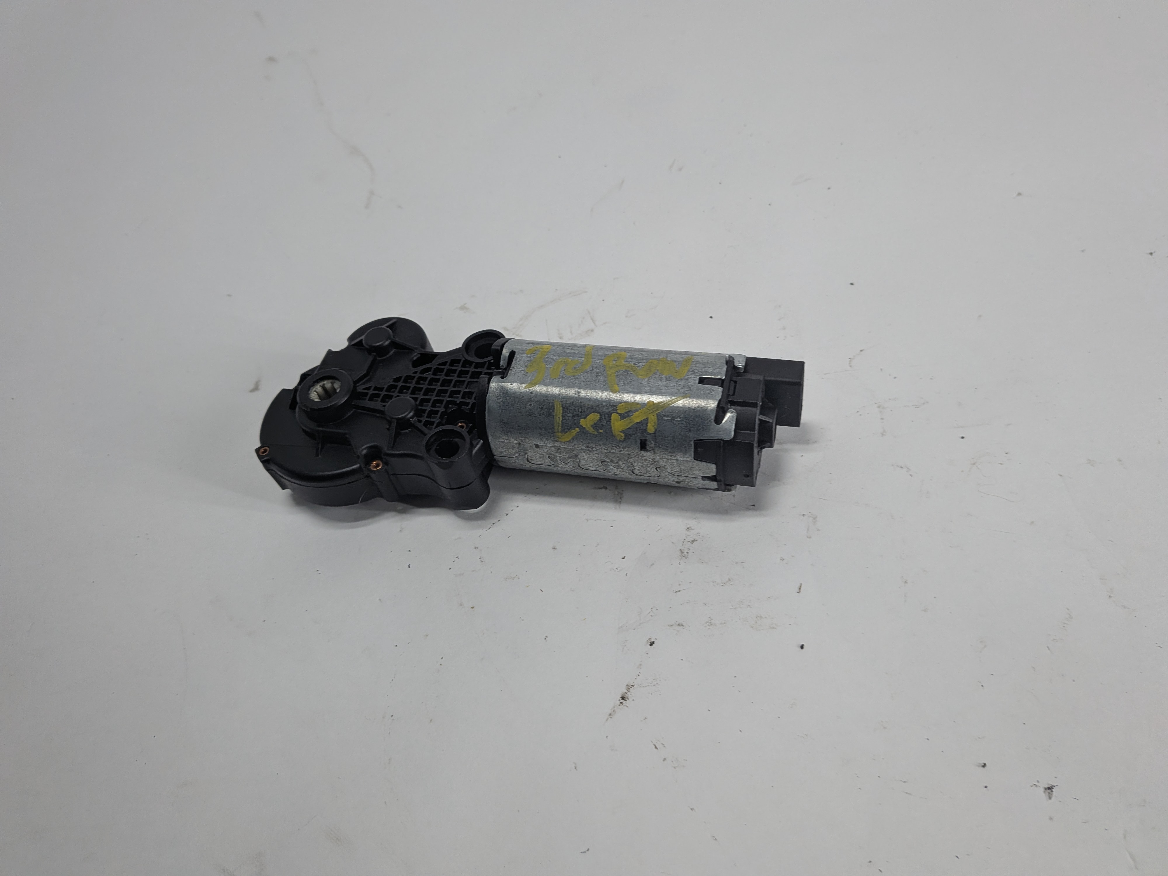 2015 MERCEDES GL550 (X166) REAR LEFT 3RD ROW POWER SEAT ADJUST MOTOR ACTUATOR — exact item pictured