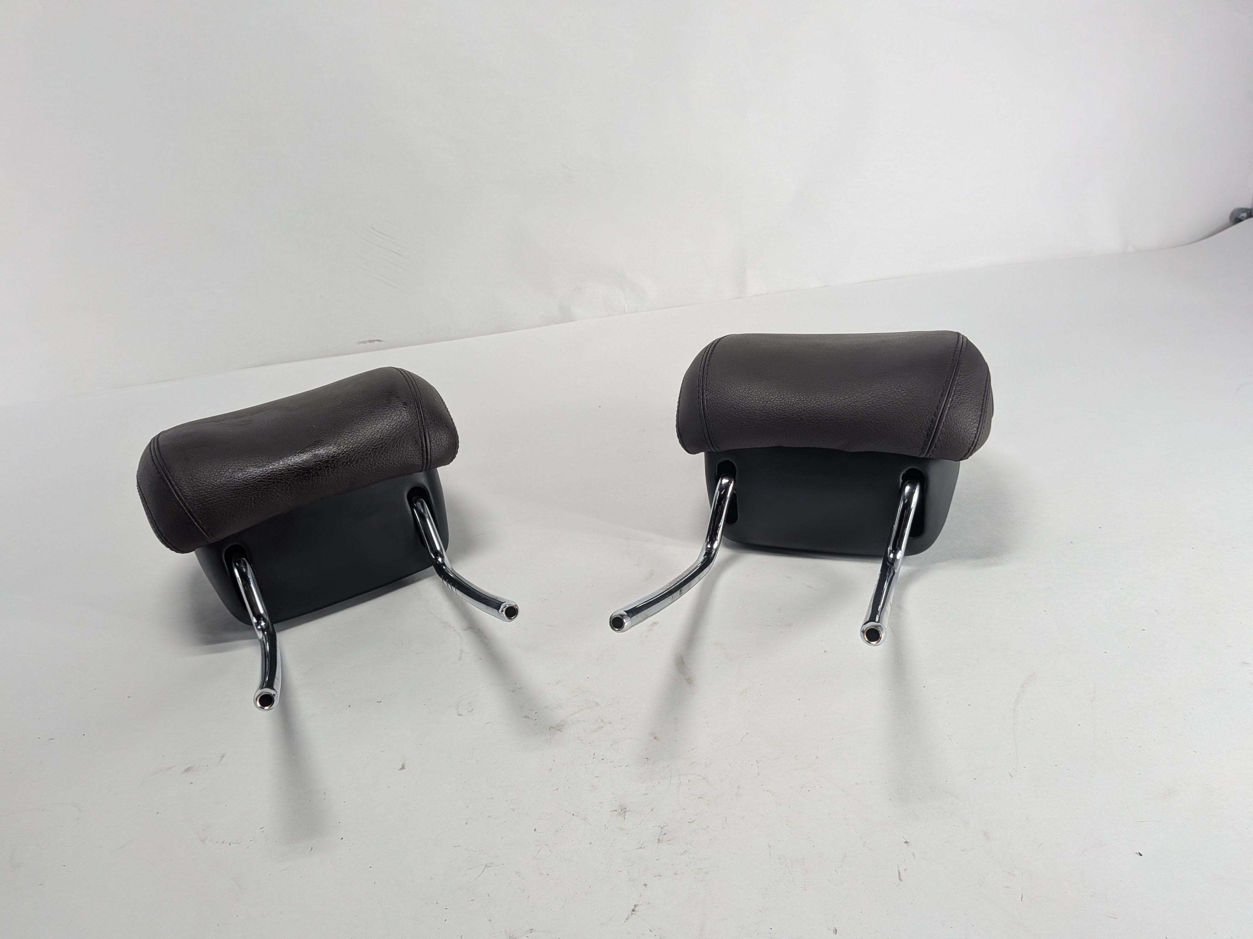 2015 MERCEDES GL550 X166 FRONT LEFT & RIGHT SEAT HEADREST SET/2 LEATHER (Brown) — exact item pictured