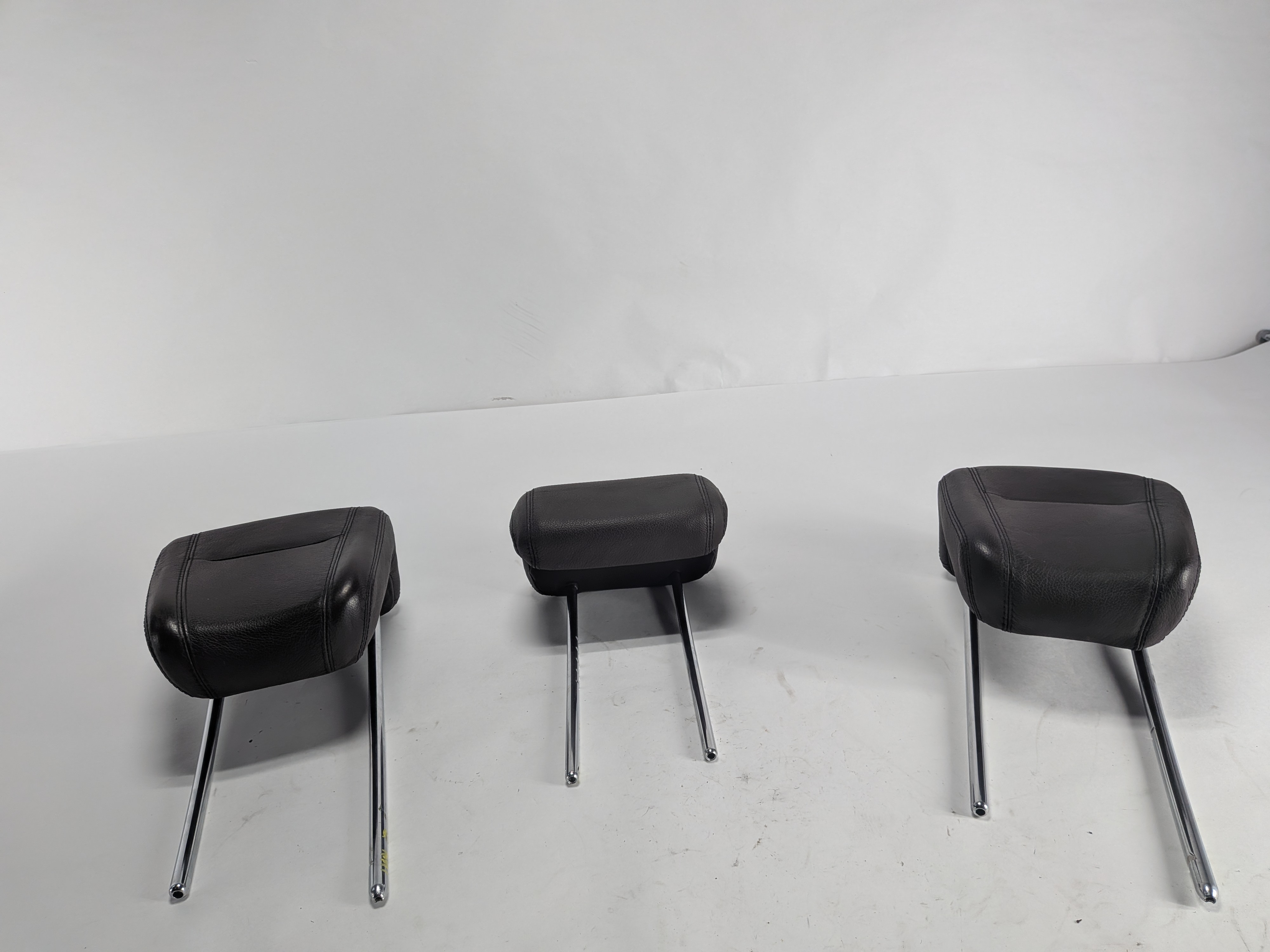 2015 MERCEDES GL550 (X166) REAR 2ND ROW SEAT HEADREST SET/3 LEATHER (Brown) — exact item pictured