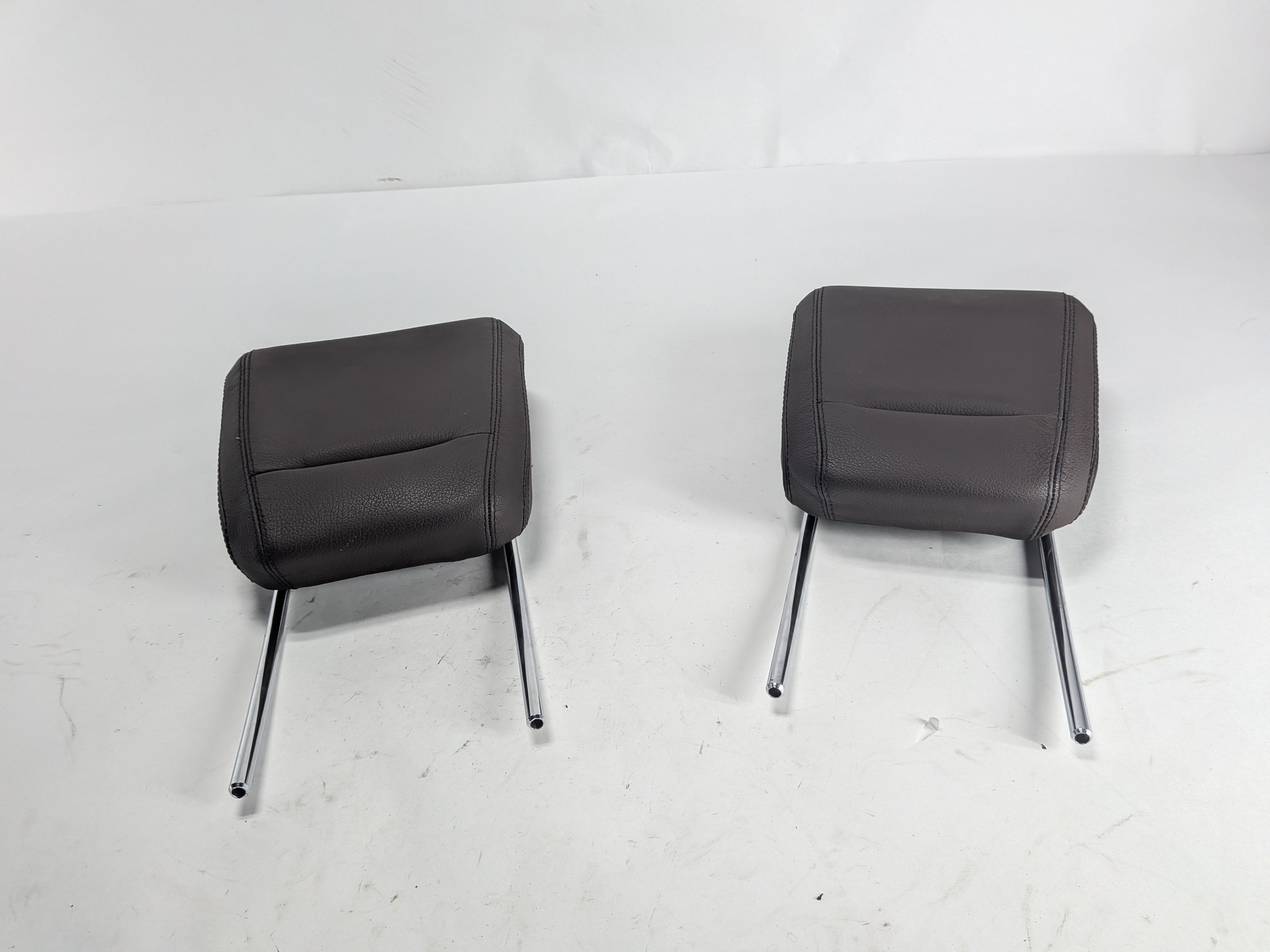 2015 MERCEDES GL550 (X166) REAR 3RD ROW SEAT HEADREST HEAD REST SET/2 (Brown) — exact item pictured